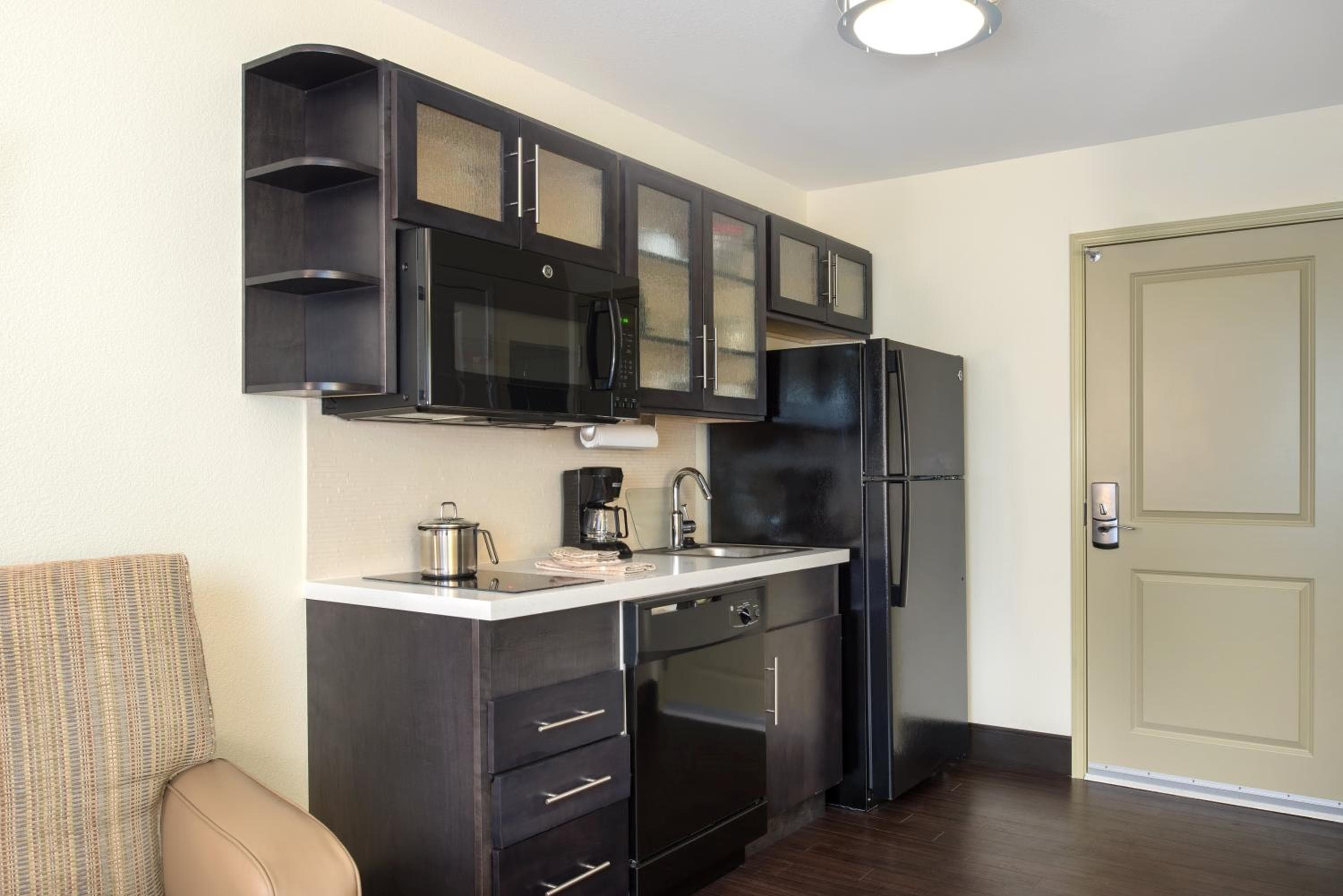 Candlewood Suites Columbia Hwy 63 & I-70 by IHG