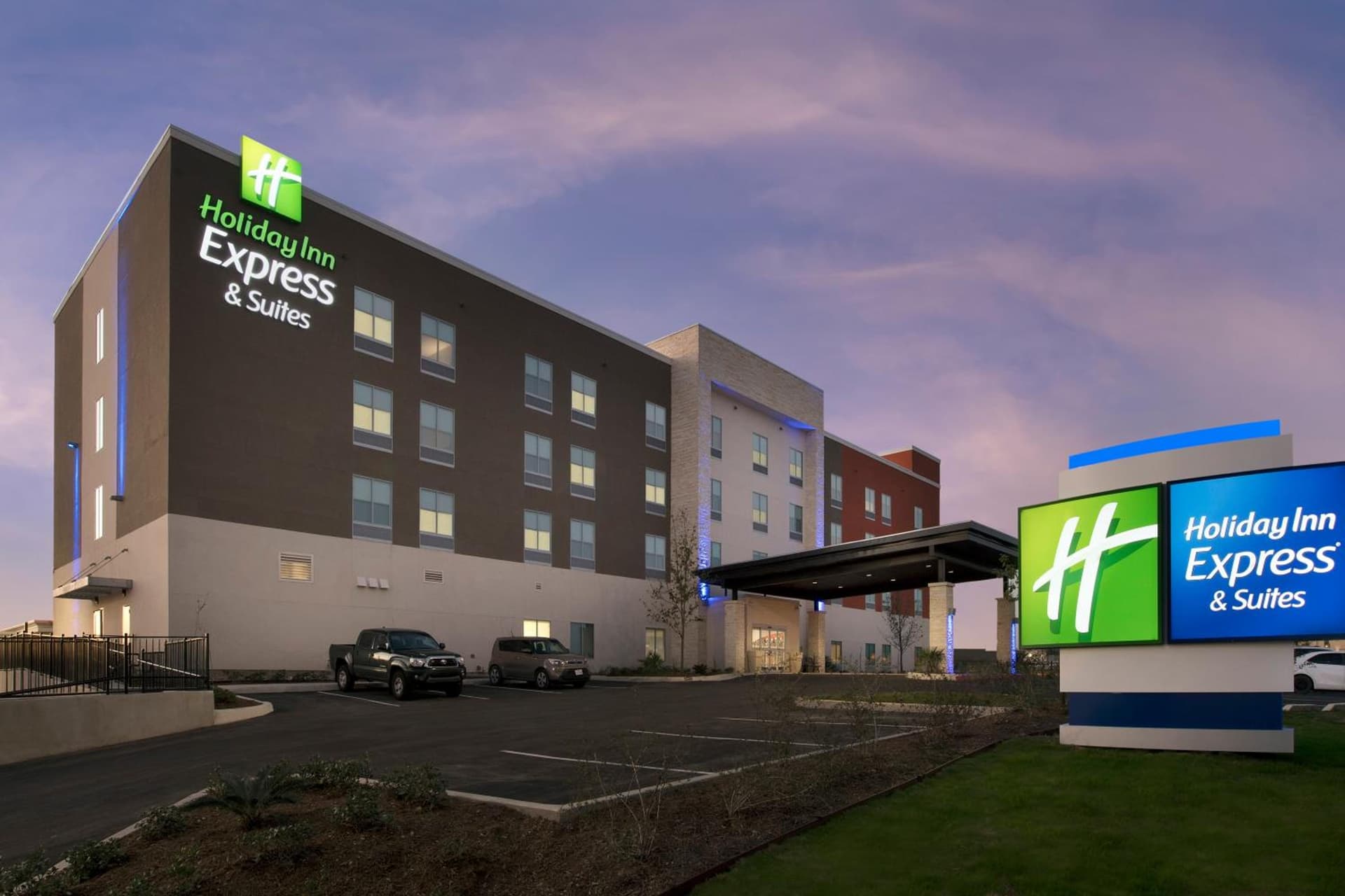 Holiday Inn Express & Suites San Antonio North-Windcrest by IHG