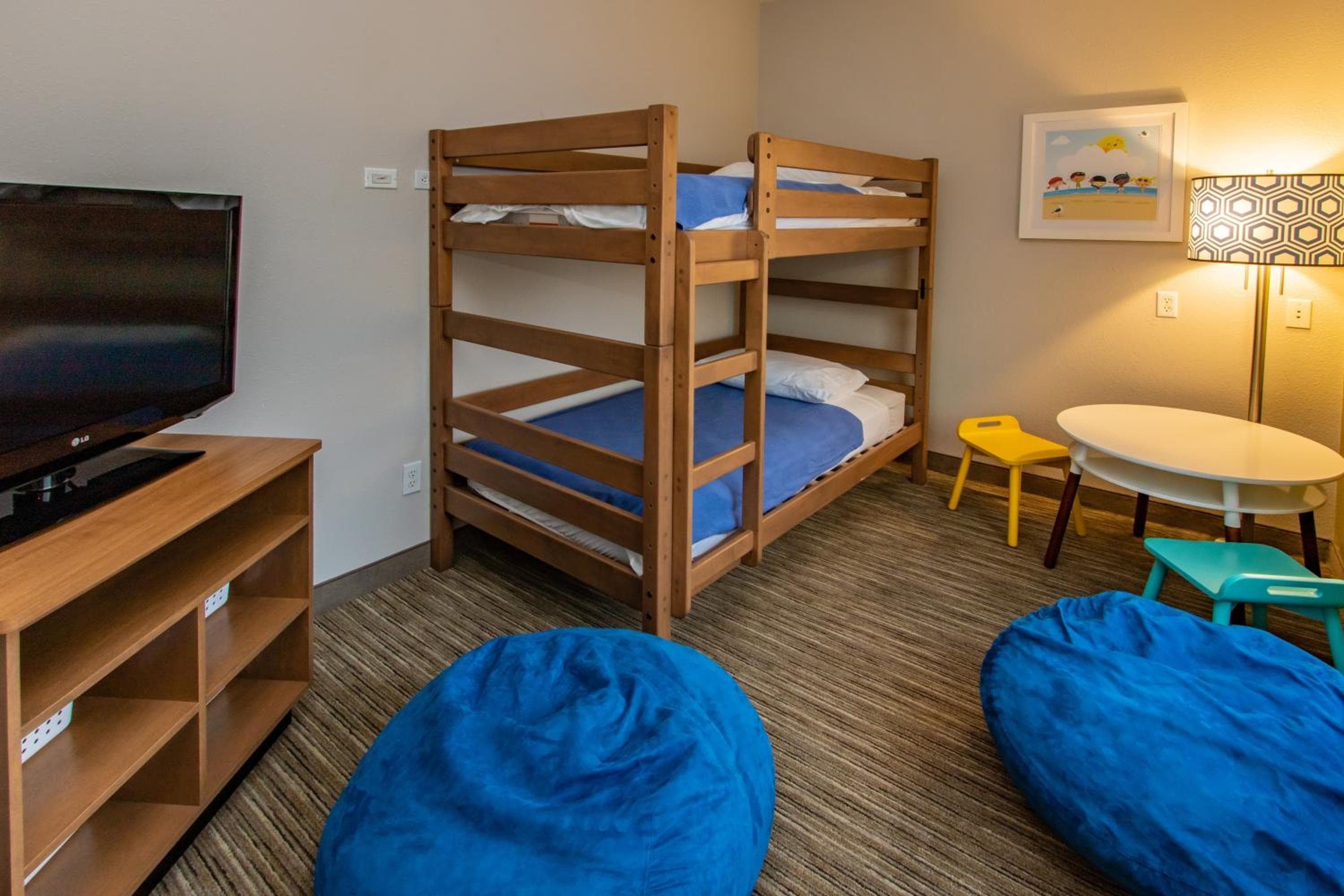 Holiday Inn Express Hotel & Suites Roseville - Galleria Area by IHG