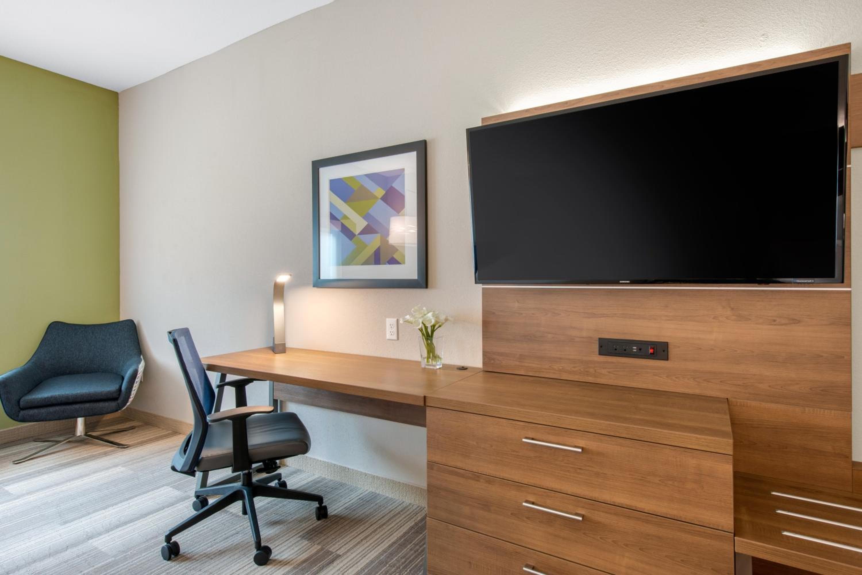 Holiday Inn Express & Suites - Ruskin by IHG