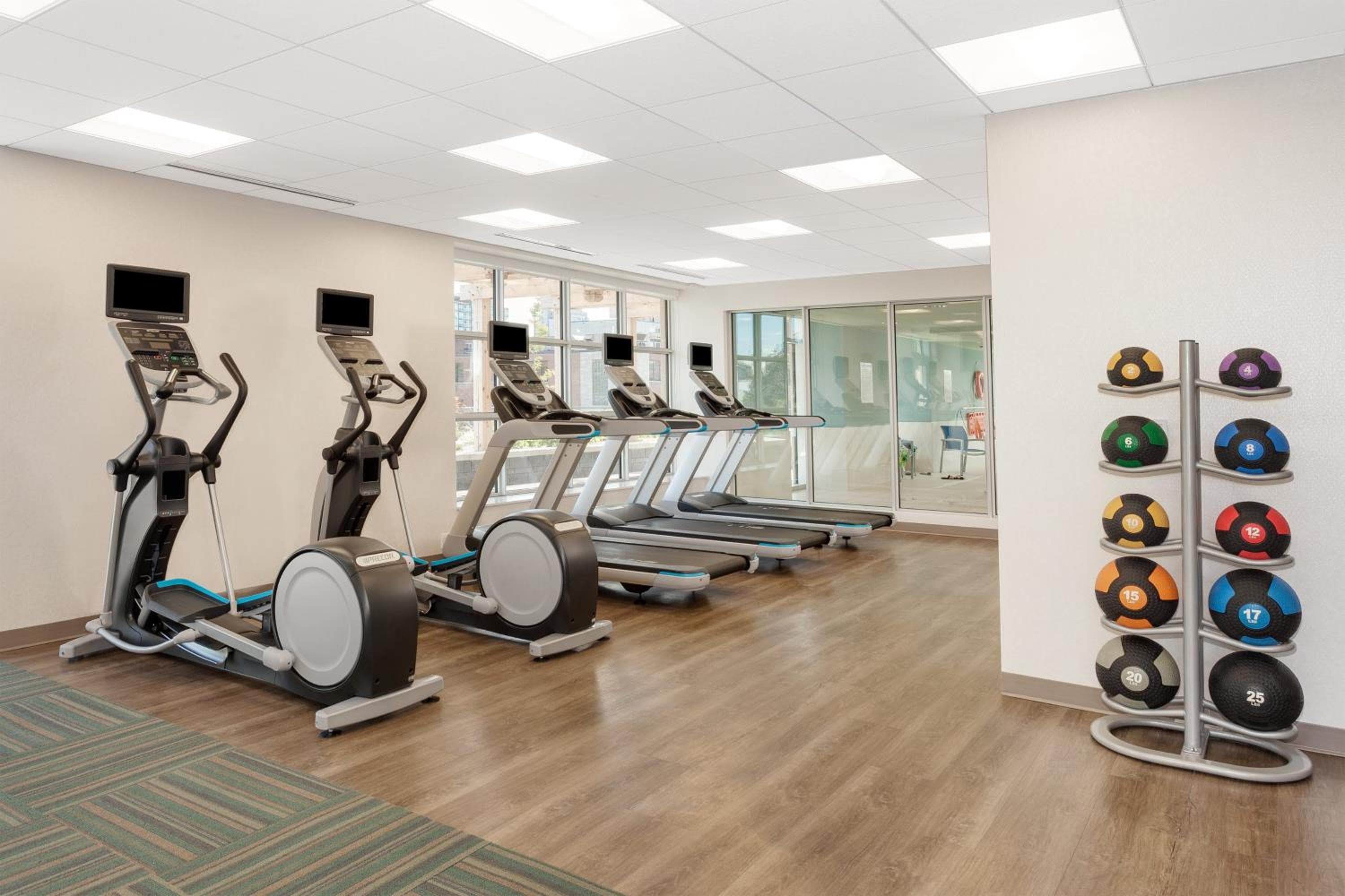 Holiday Inn Express & Suites Downtown Ottawa East by IHG