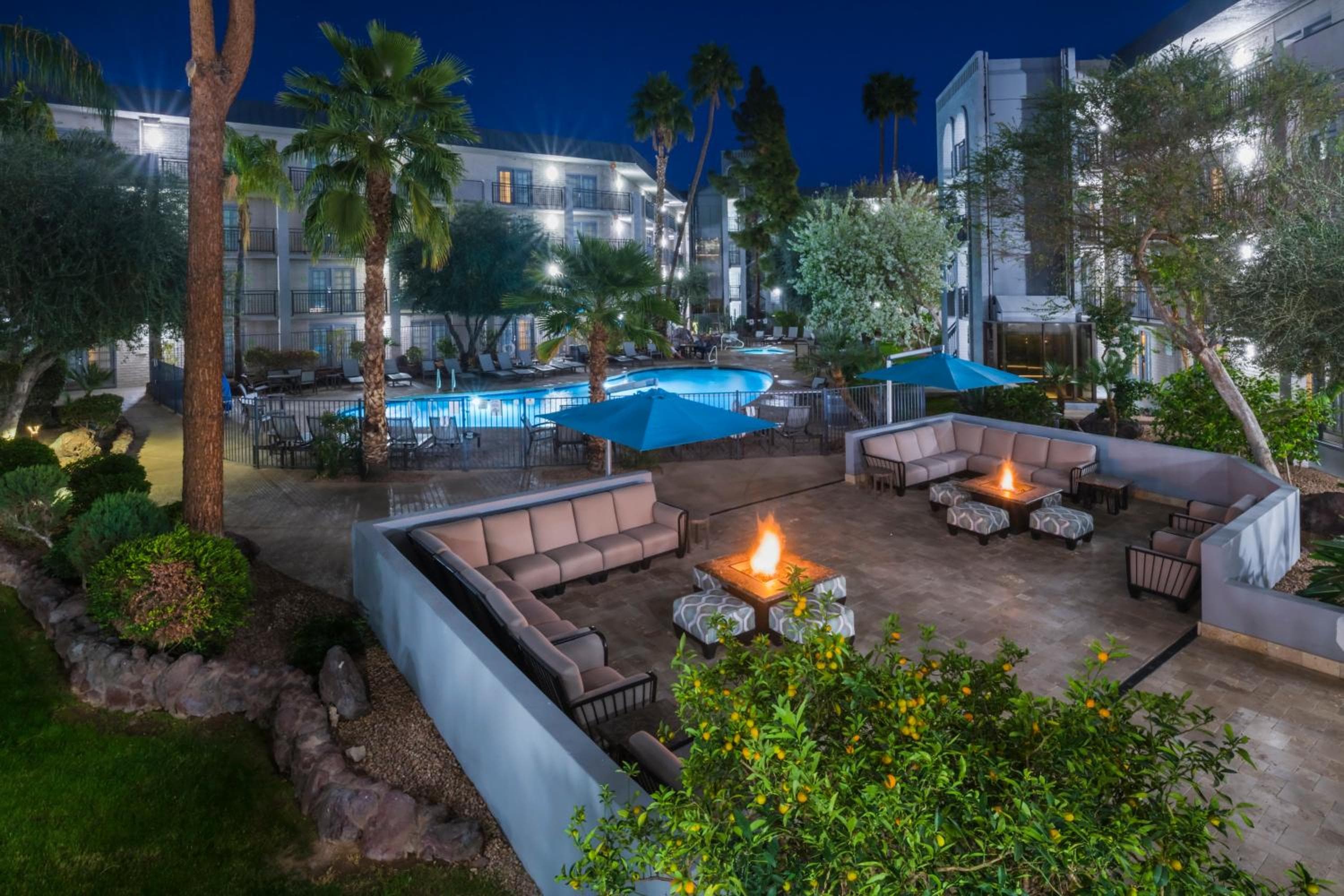 Holiday Inn and Suites Phoenix Airport North by IHG