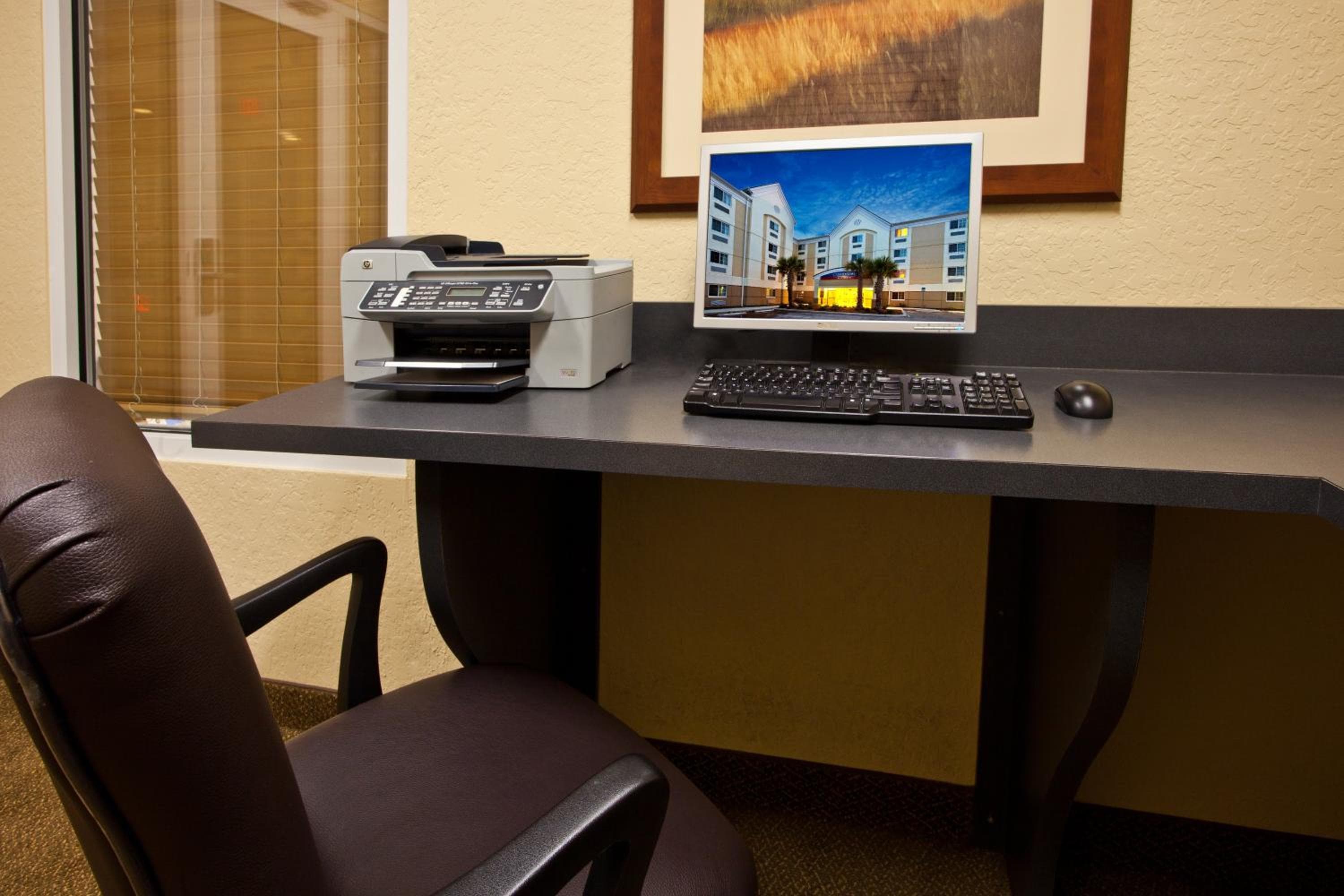 Candlewood Suites Fort Myers Interstate 75 by IHG