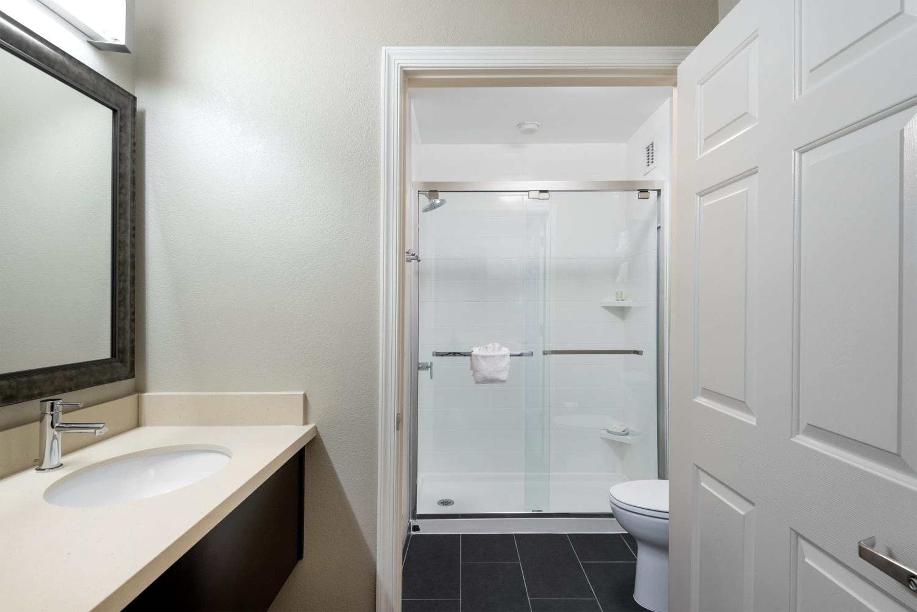 Staybridge Suites Chantilly Dulles Airport by IHG