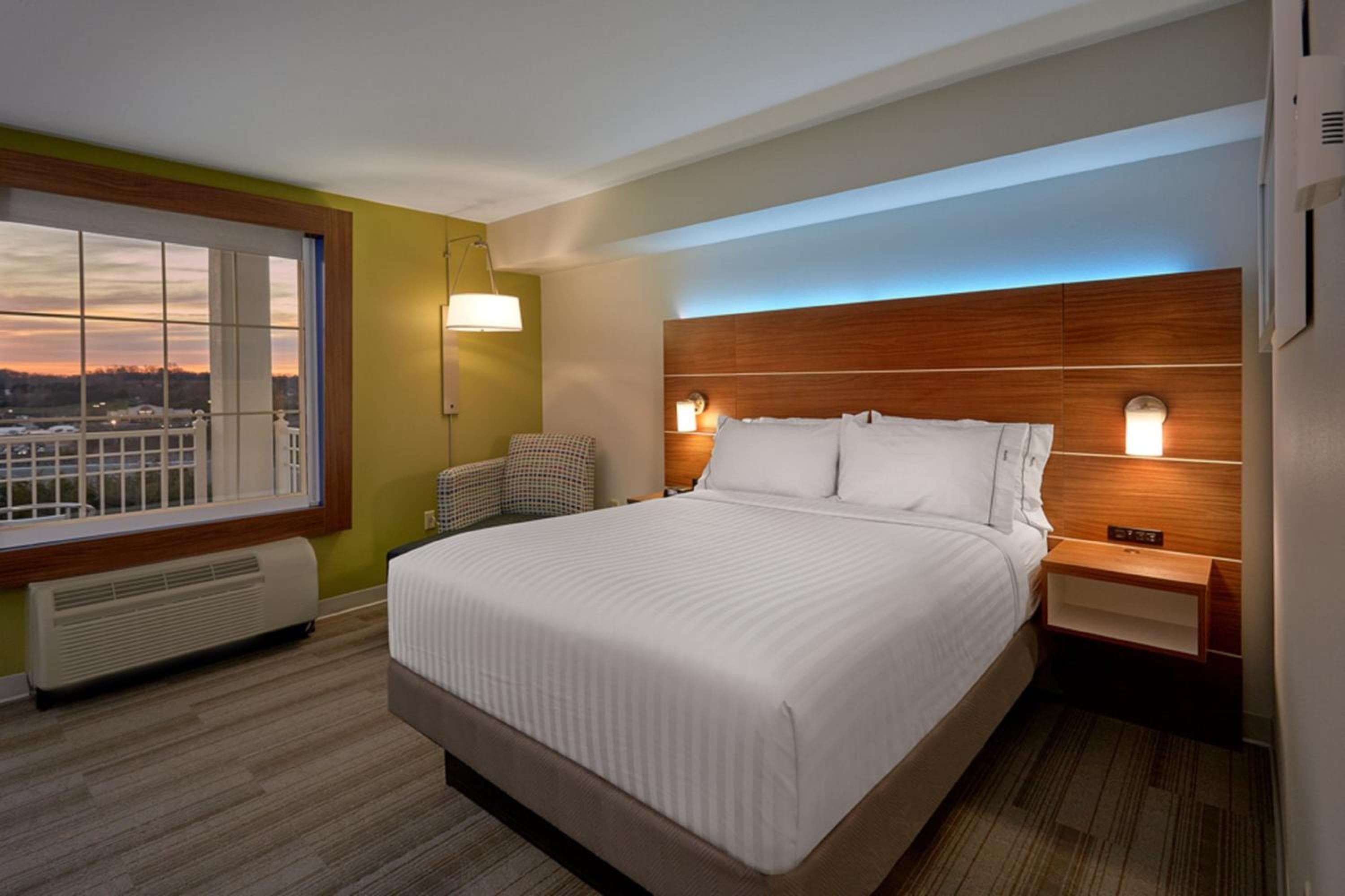 Holiday Inn Express Pigeon Forge – Sevierville by IHG