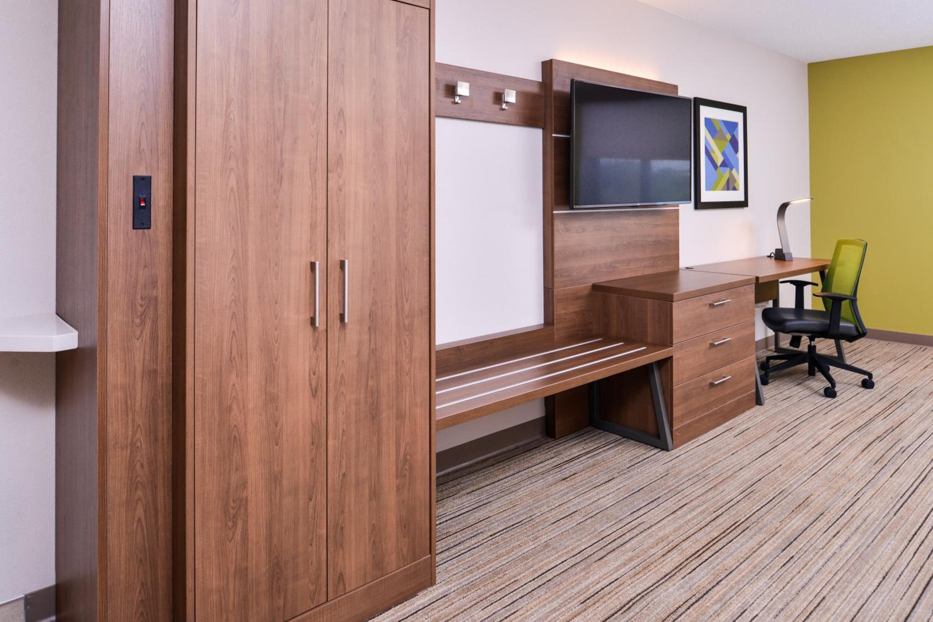 Holiday Inn Express Hotel & Suites Tampa-Anderson Road-Veterans Exp by IHG