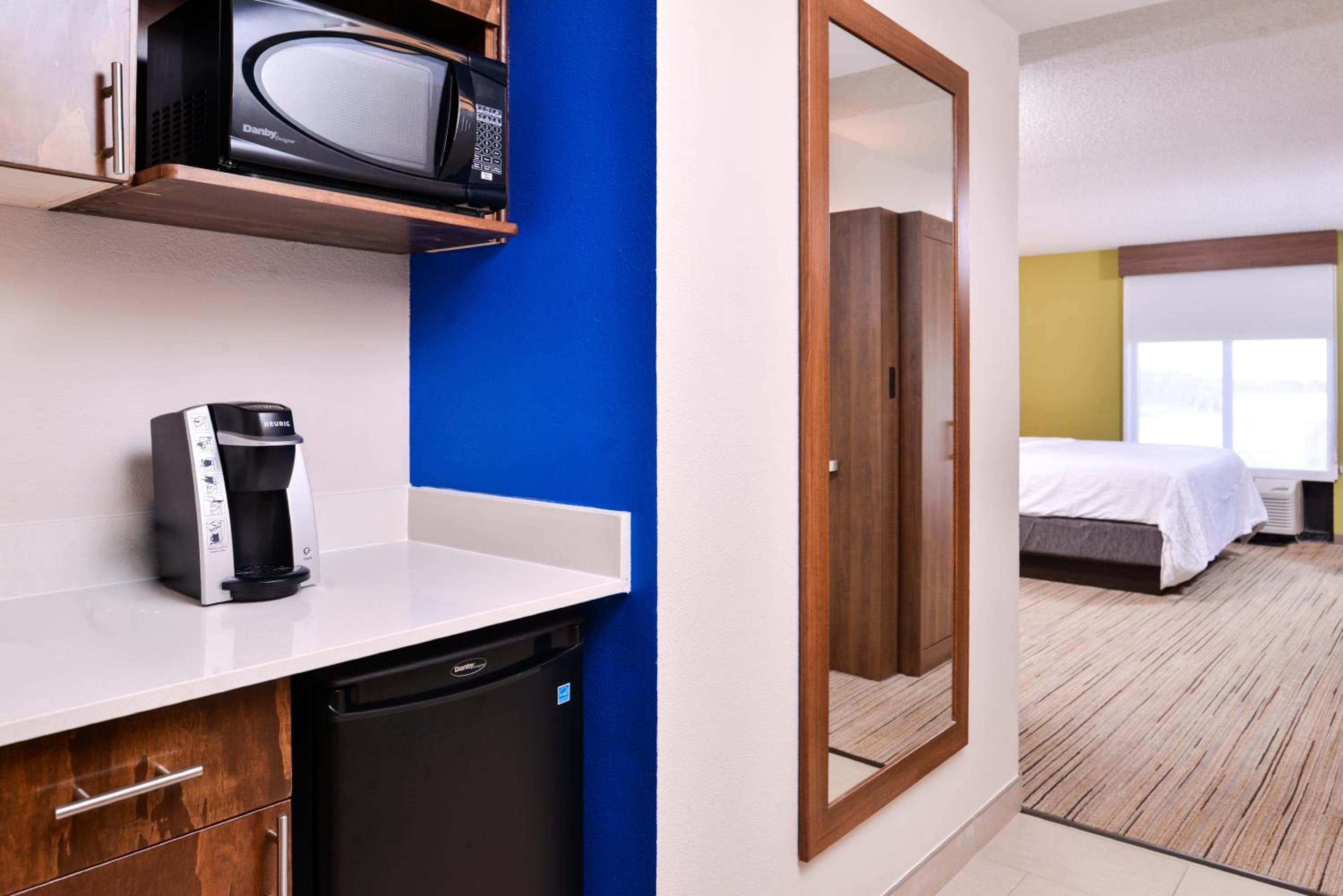 Holiday Inn Express Hotel & Suites Tampa-Anderson Road-Veterans Exp by IHG