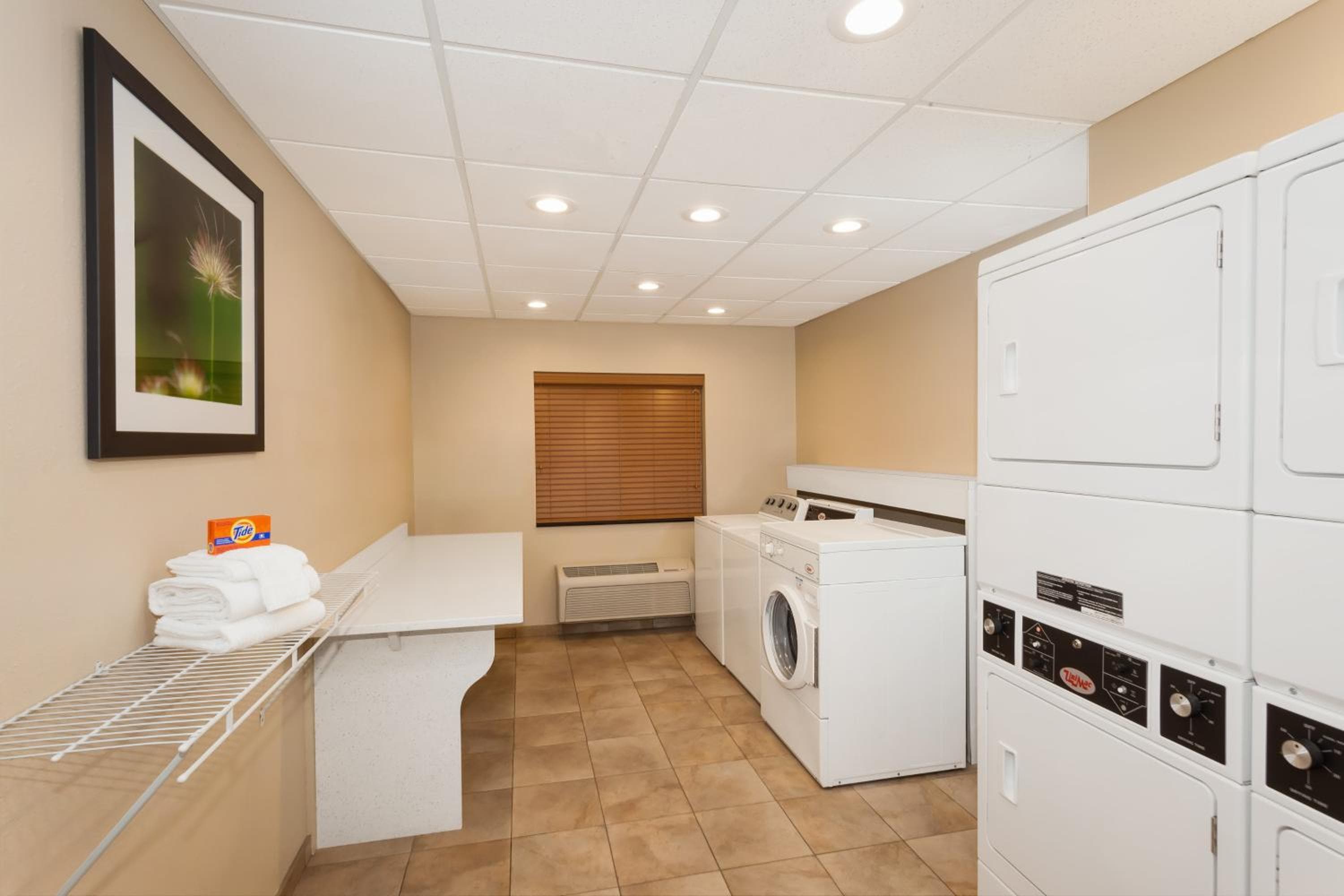 Candlewood Suites Aurora-Naperville by IHG
