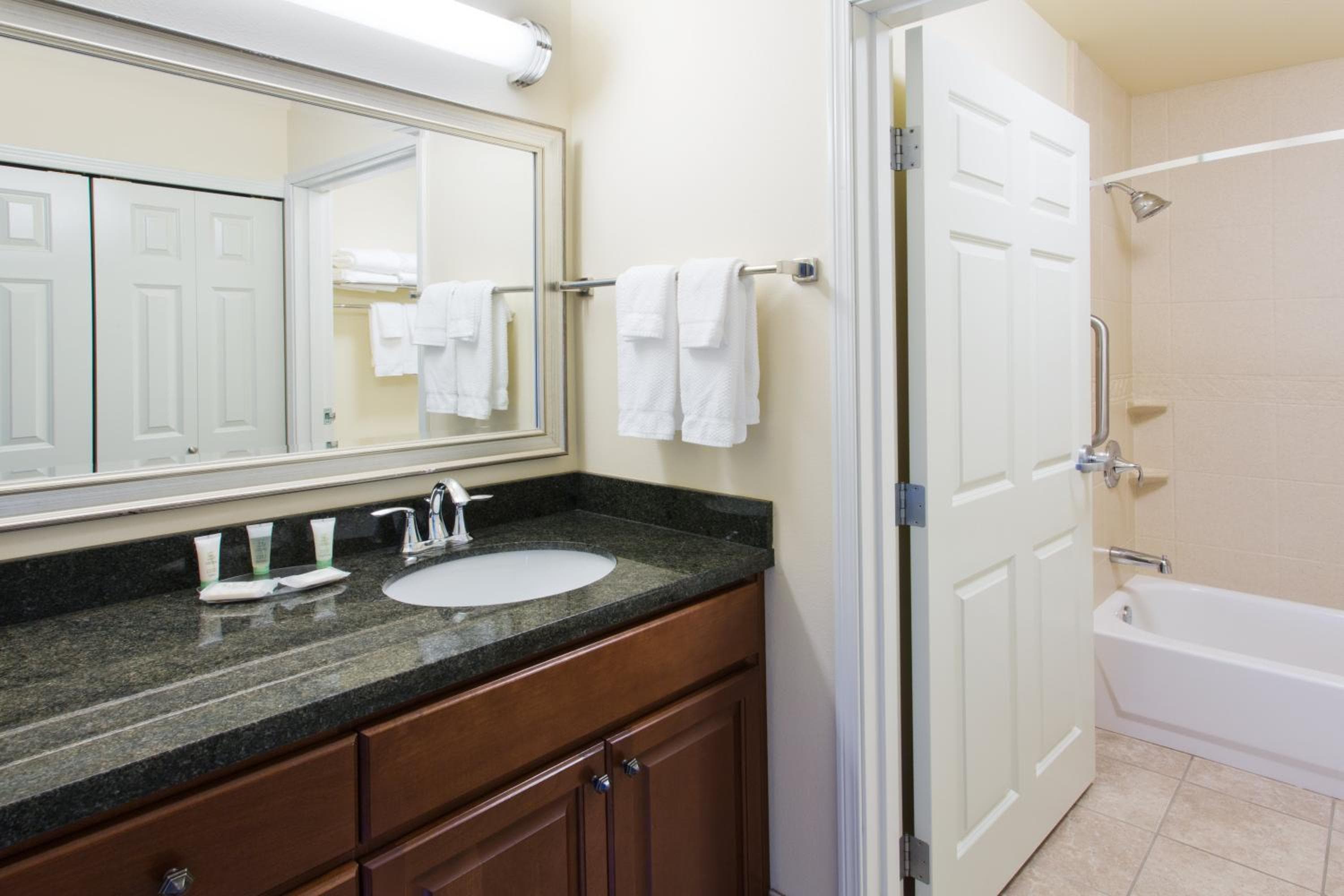Staybridge Suites Everett - Paine Field by IHG
