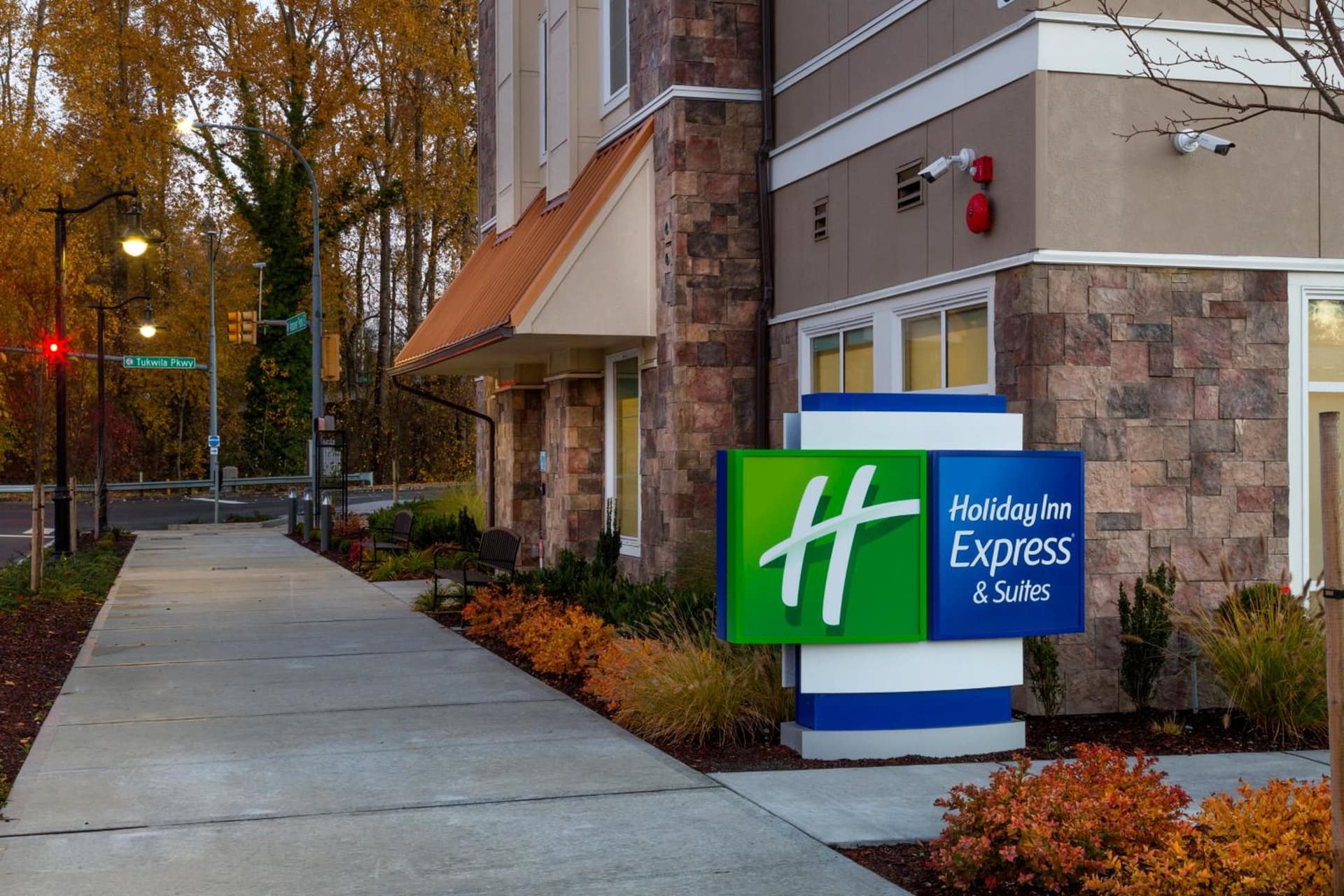 Holiday Inn Express & Suites - Seattle South - Tukwila by IHG