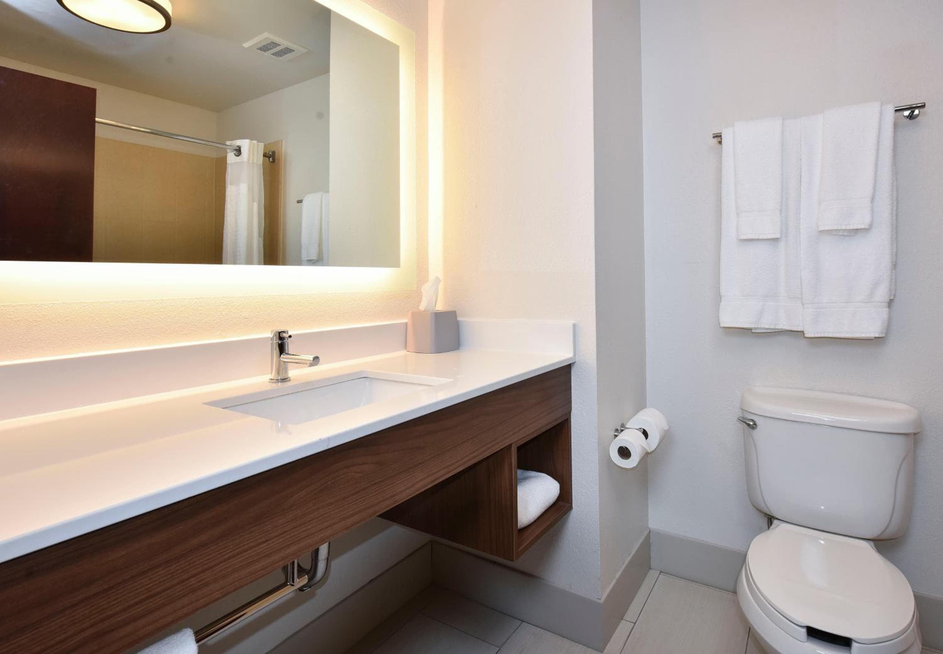 Holiday Inn Express Hotel & Suites Selma by IHG