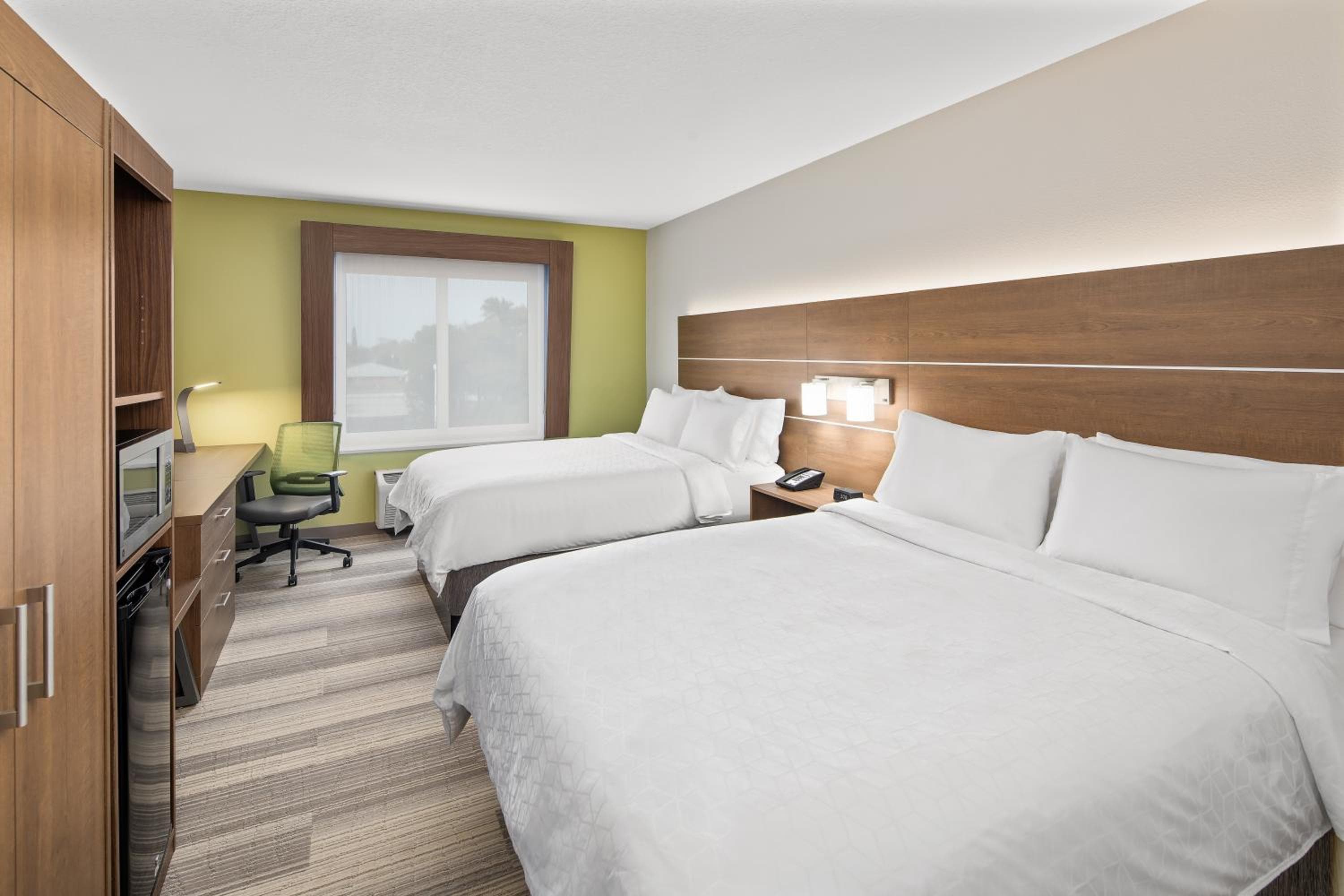 Holiday Inn Express Hotel & Suites Palm Bay by IHG