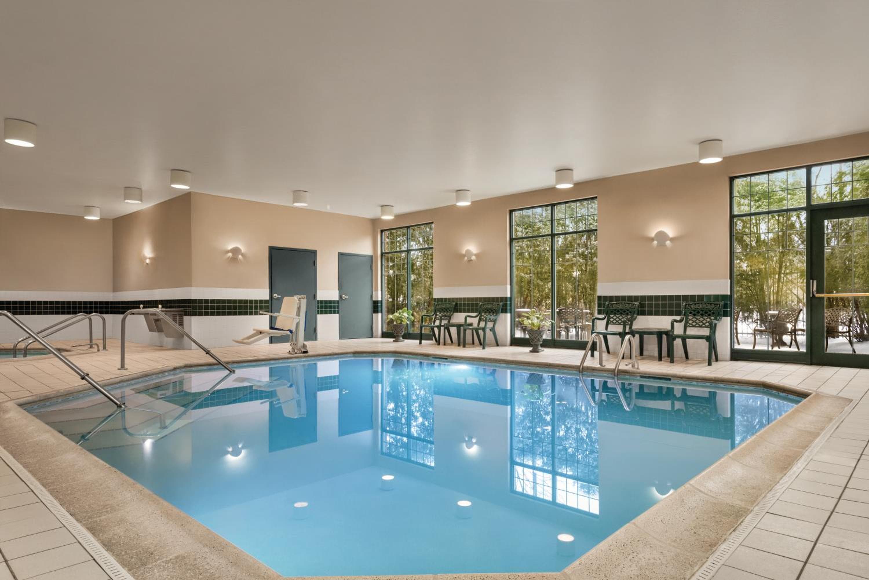 Country Inn & Suites by Radisson, Schaumburg, IL