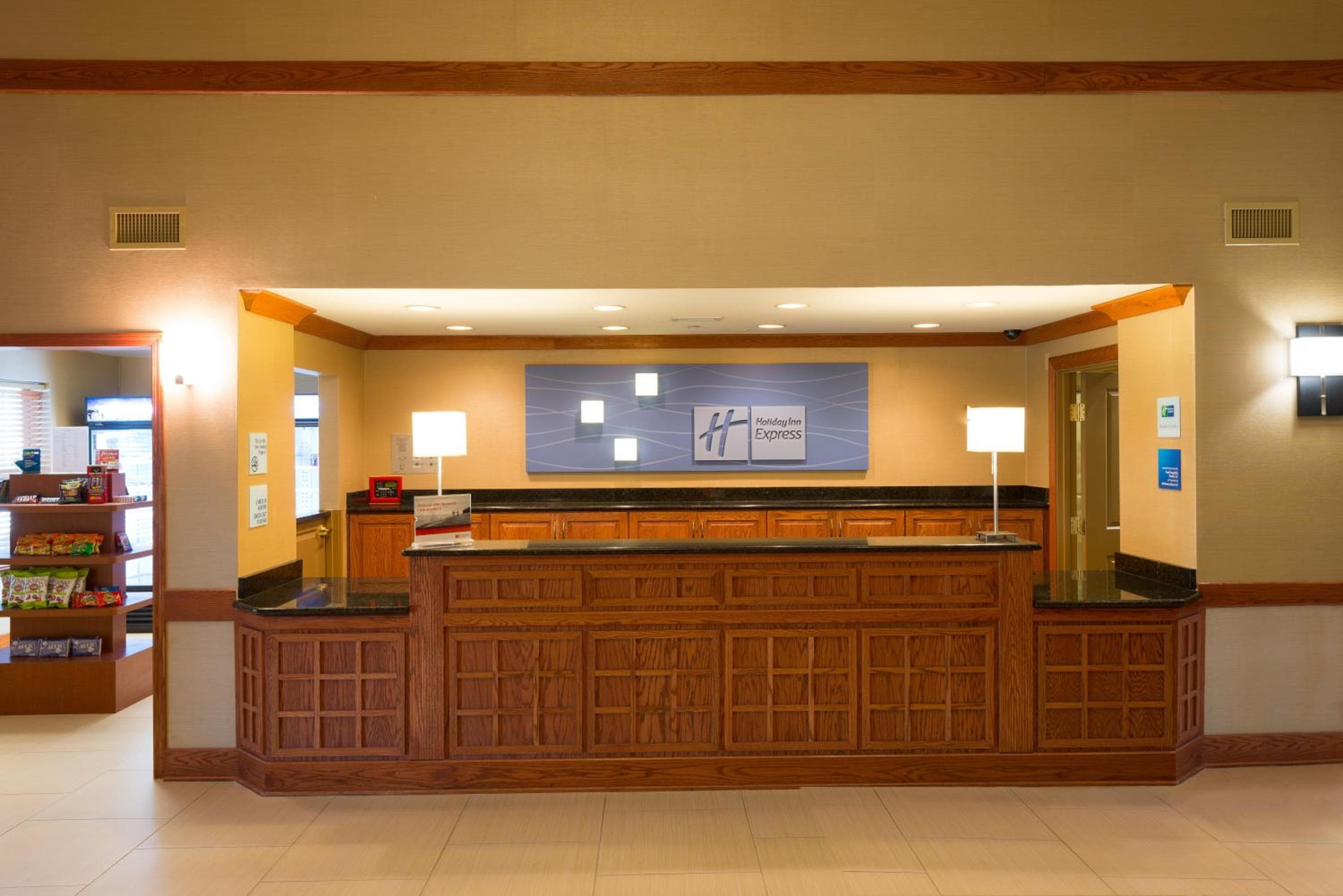 Holiday Inn Express Hotel & Suites Chicago West Roselle by IHG