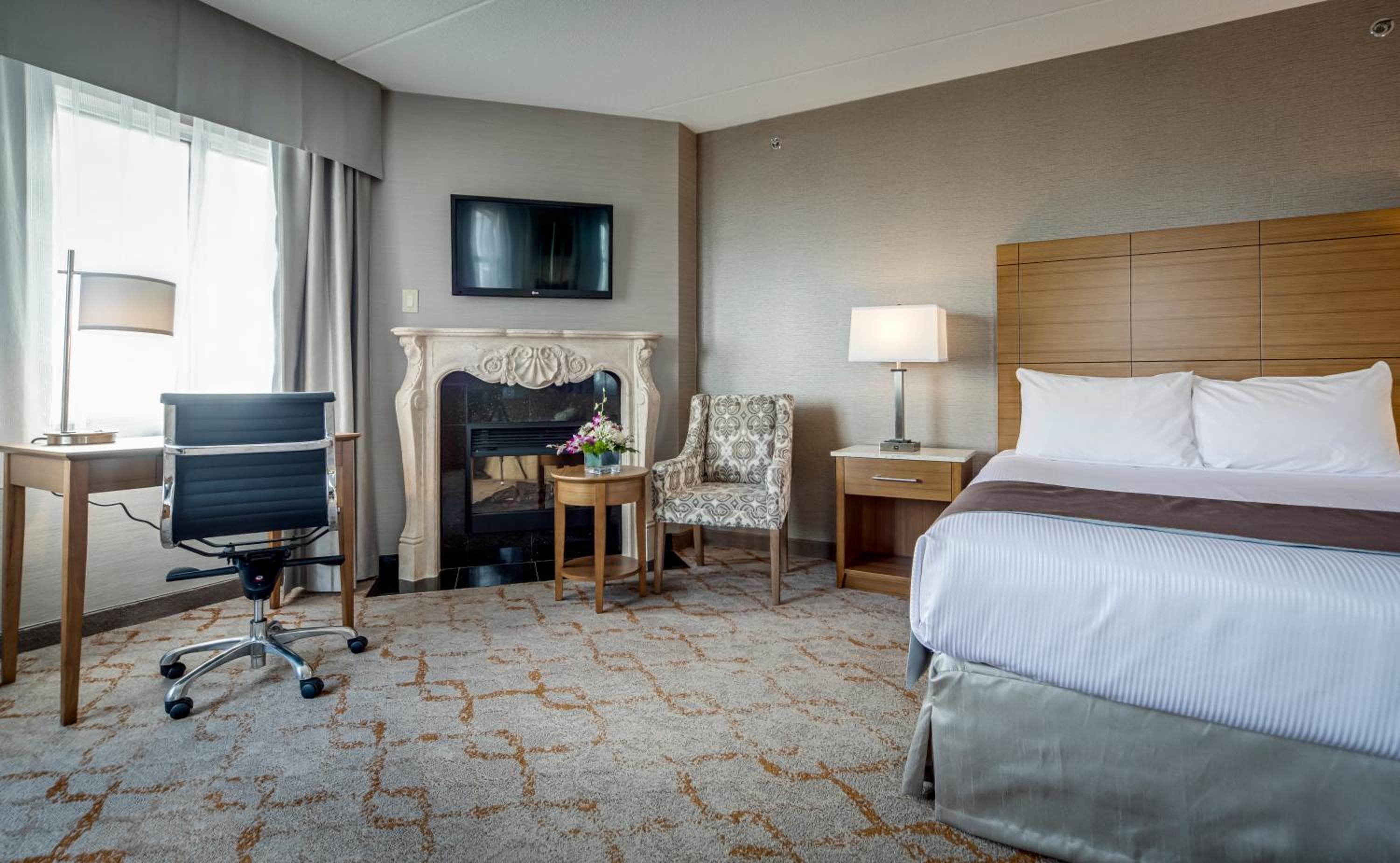 Monte Carlo Inn Vaughan Suites