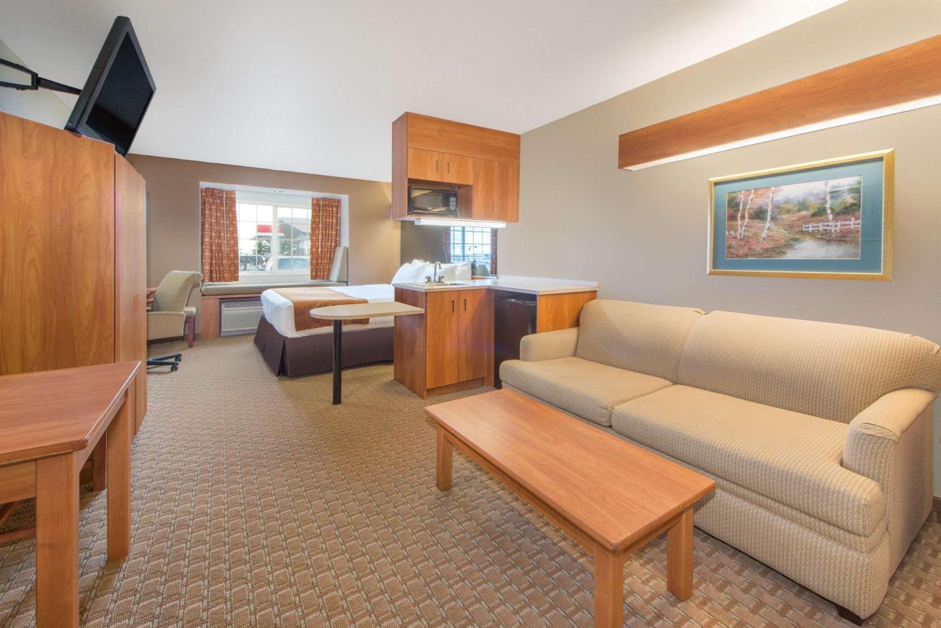 Microtel Inn & Suites
