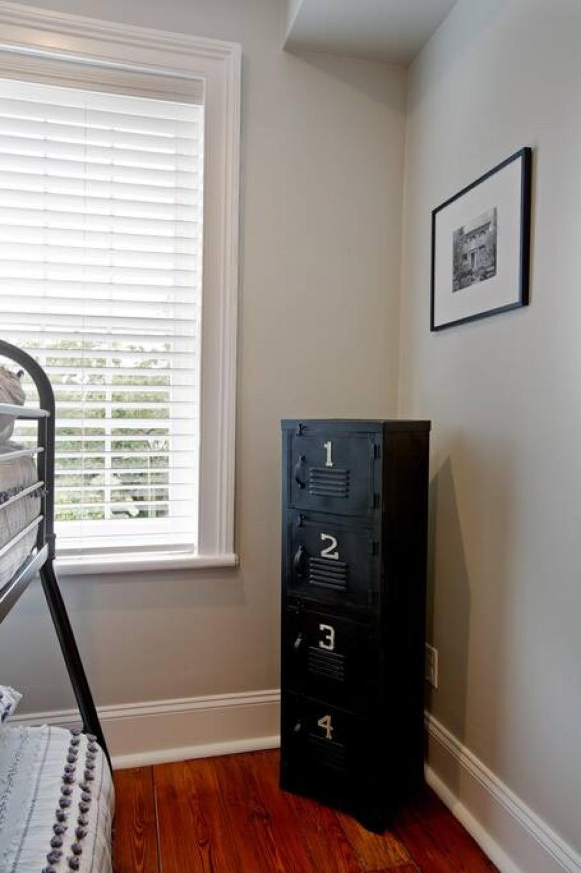 Newly Renovated 4 bed 3 bath and 2 Parking Spots