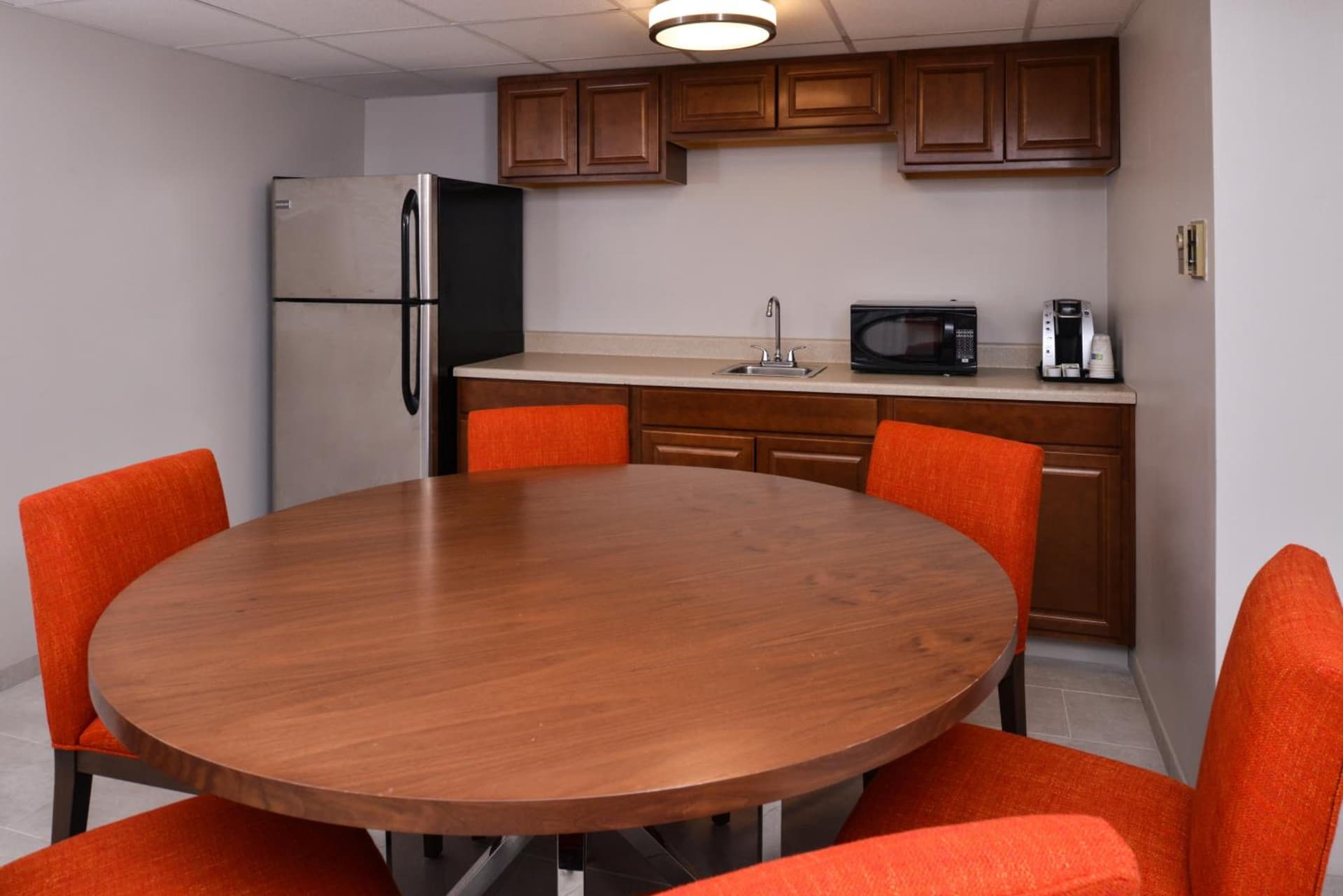 Holiday Inn Express & Suites Springfield by IHG