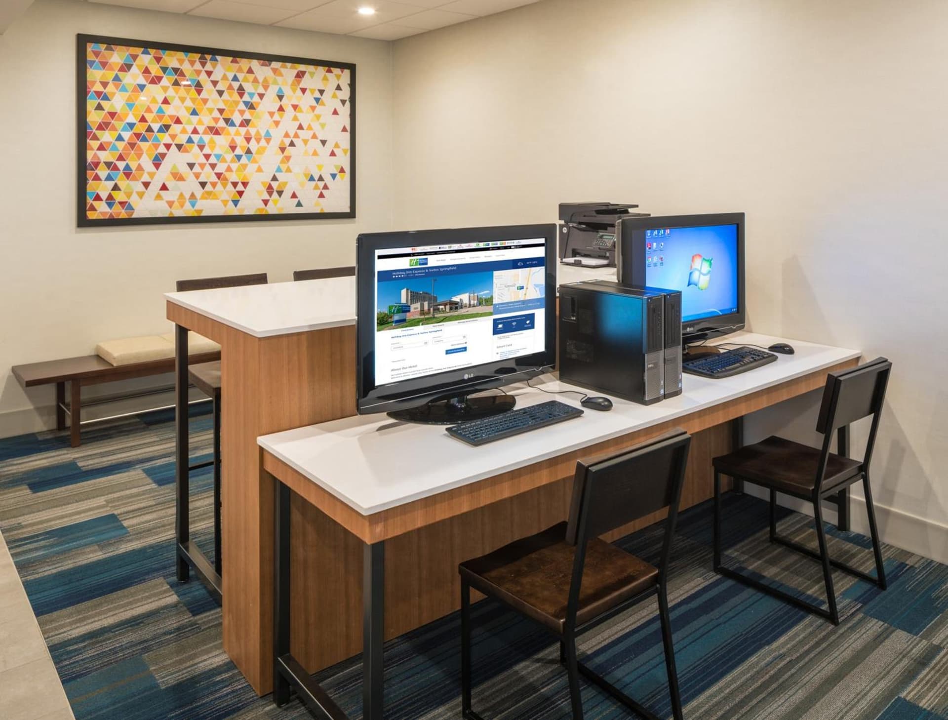 Holiday Inn Express & Suites Springfield by IHG