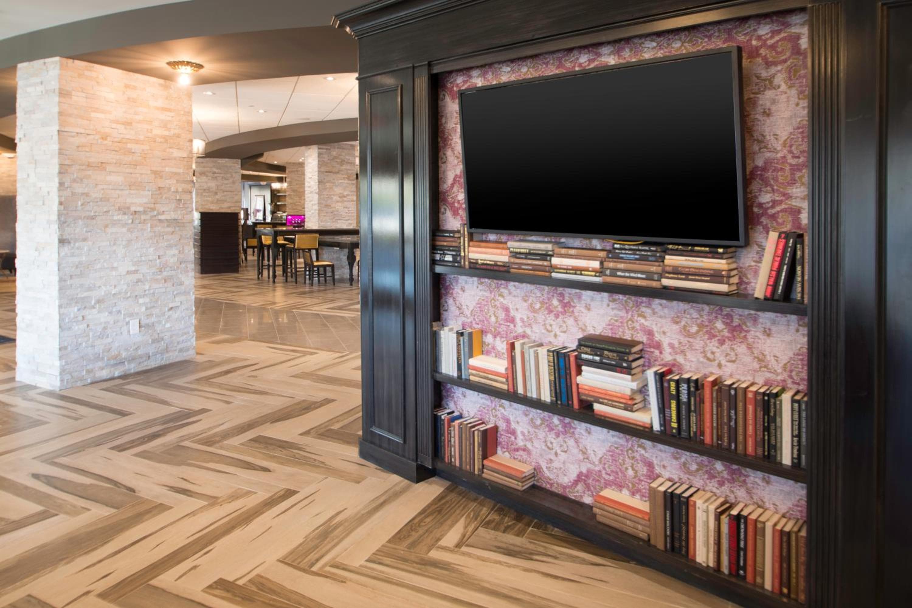 Crowne Plaza Saddle Brook by IHG