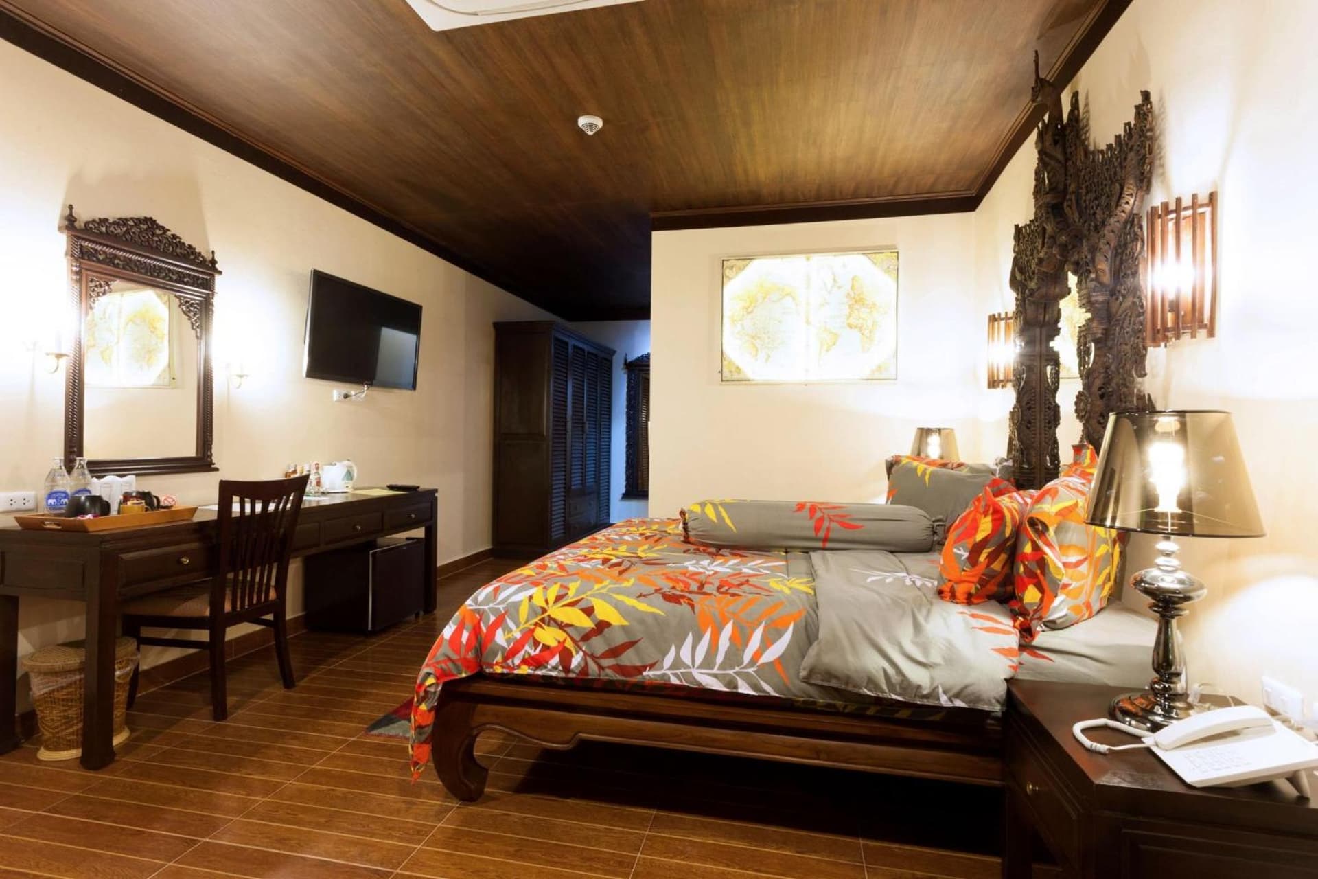 Tropica Bungalow Beach Hotel
