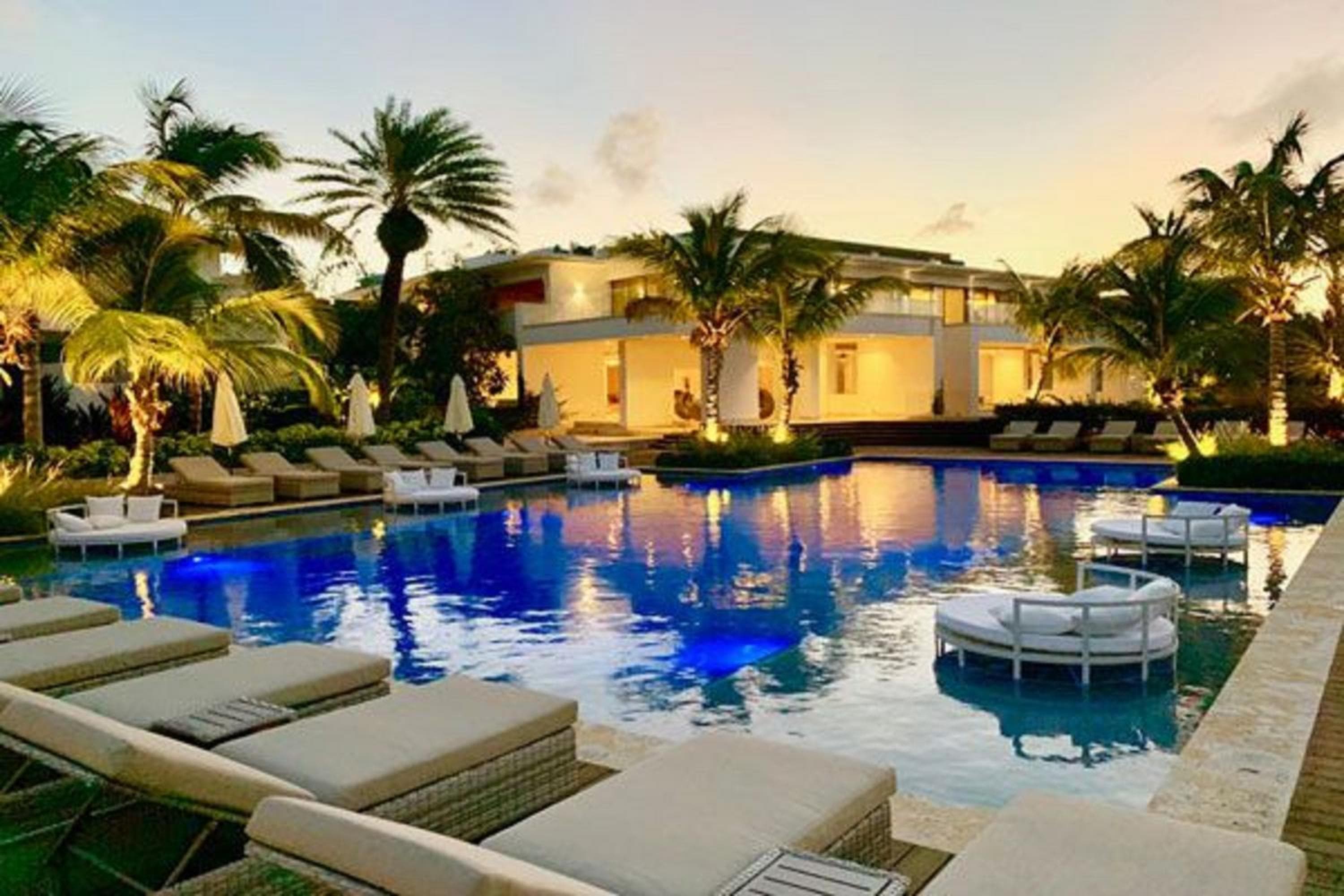 Hodges Bay Resort & Spa, an HQ Luxury Resort & Residences