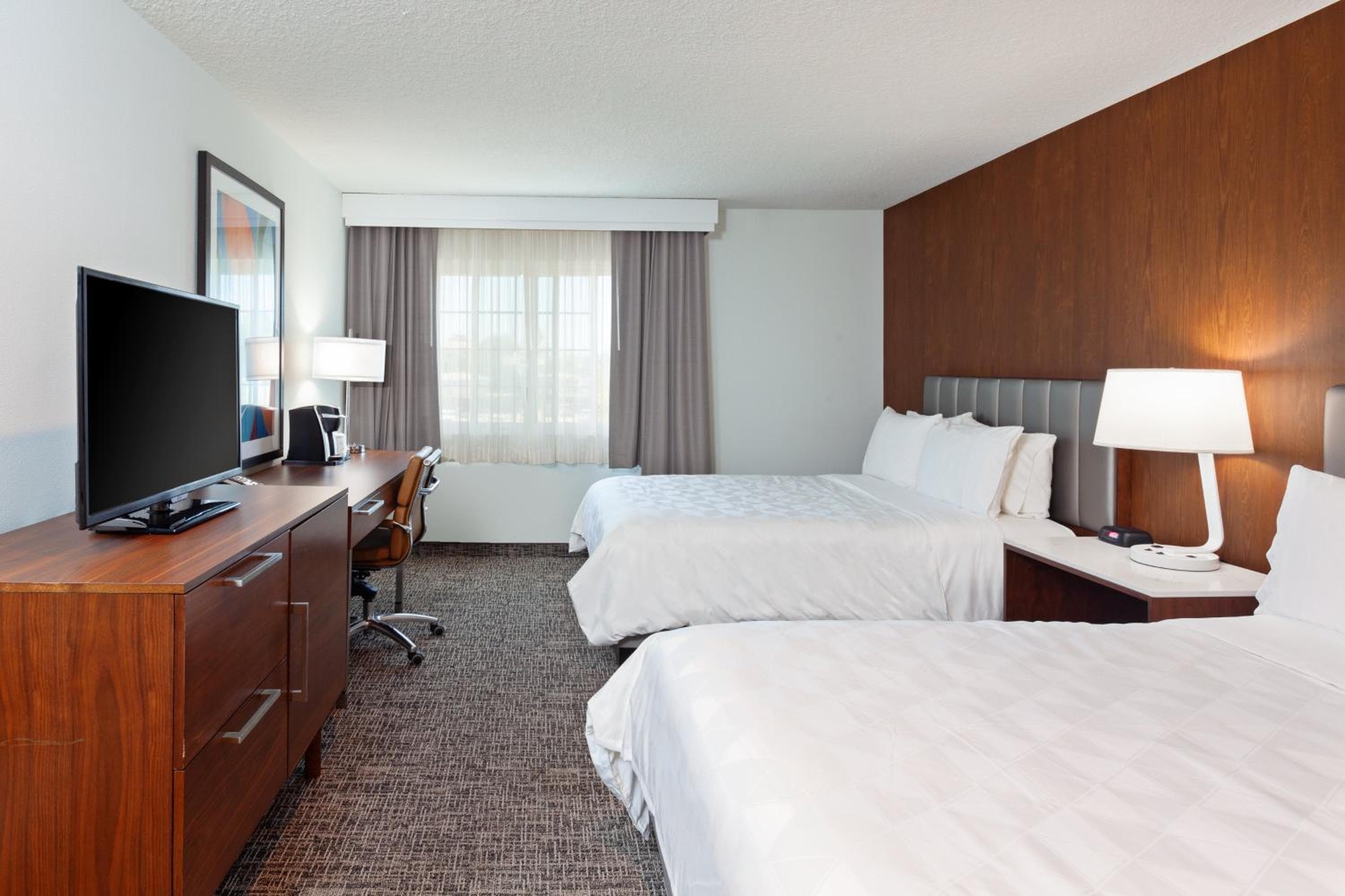 Holiday Inn & Suites San Mateo - SFO by IHG
