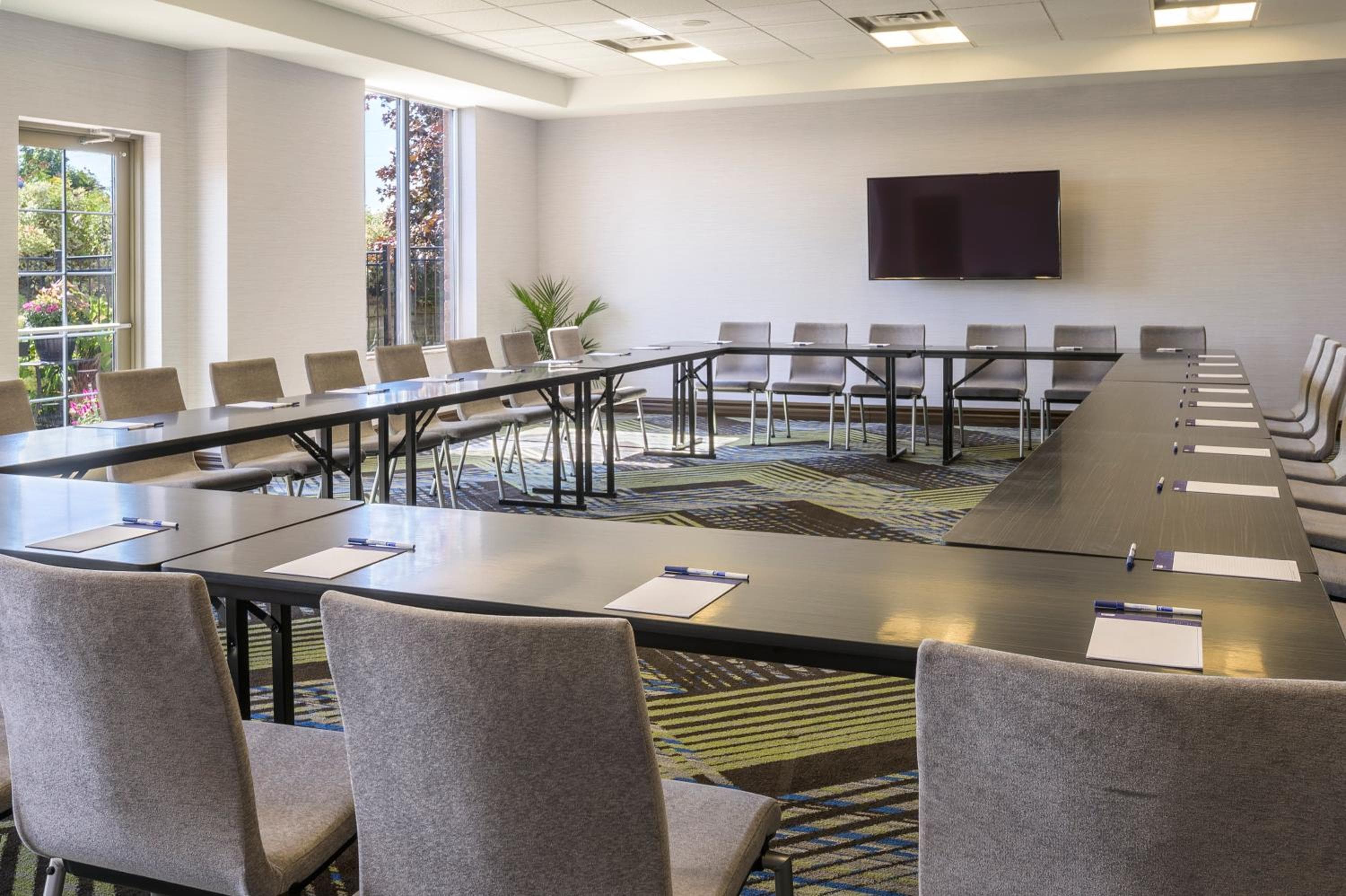 Holiday Inn Express Hotel & Suites North Bay by IHG