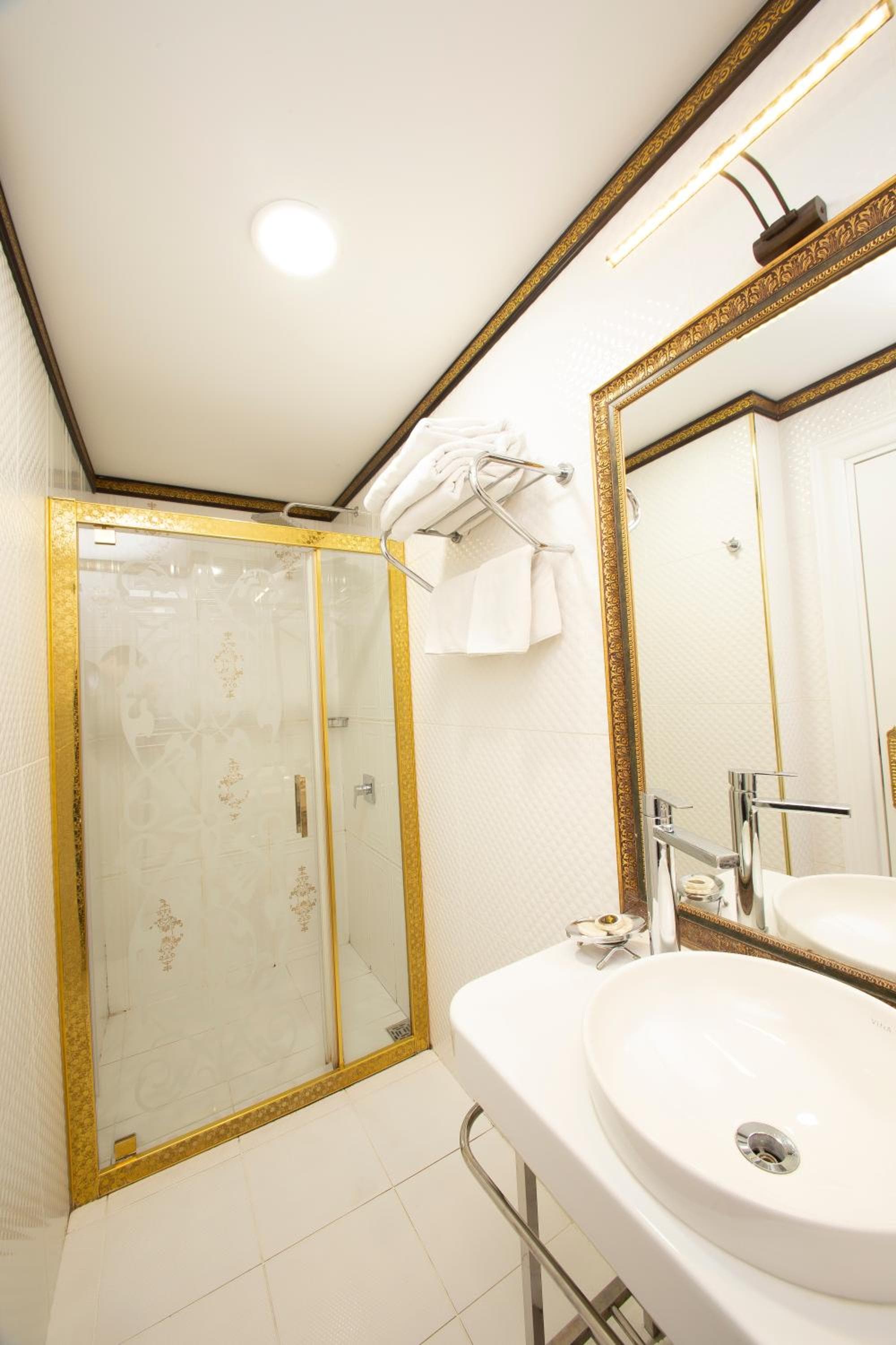 Empire Suite Hotel