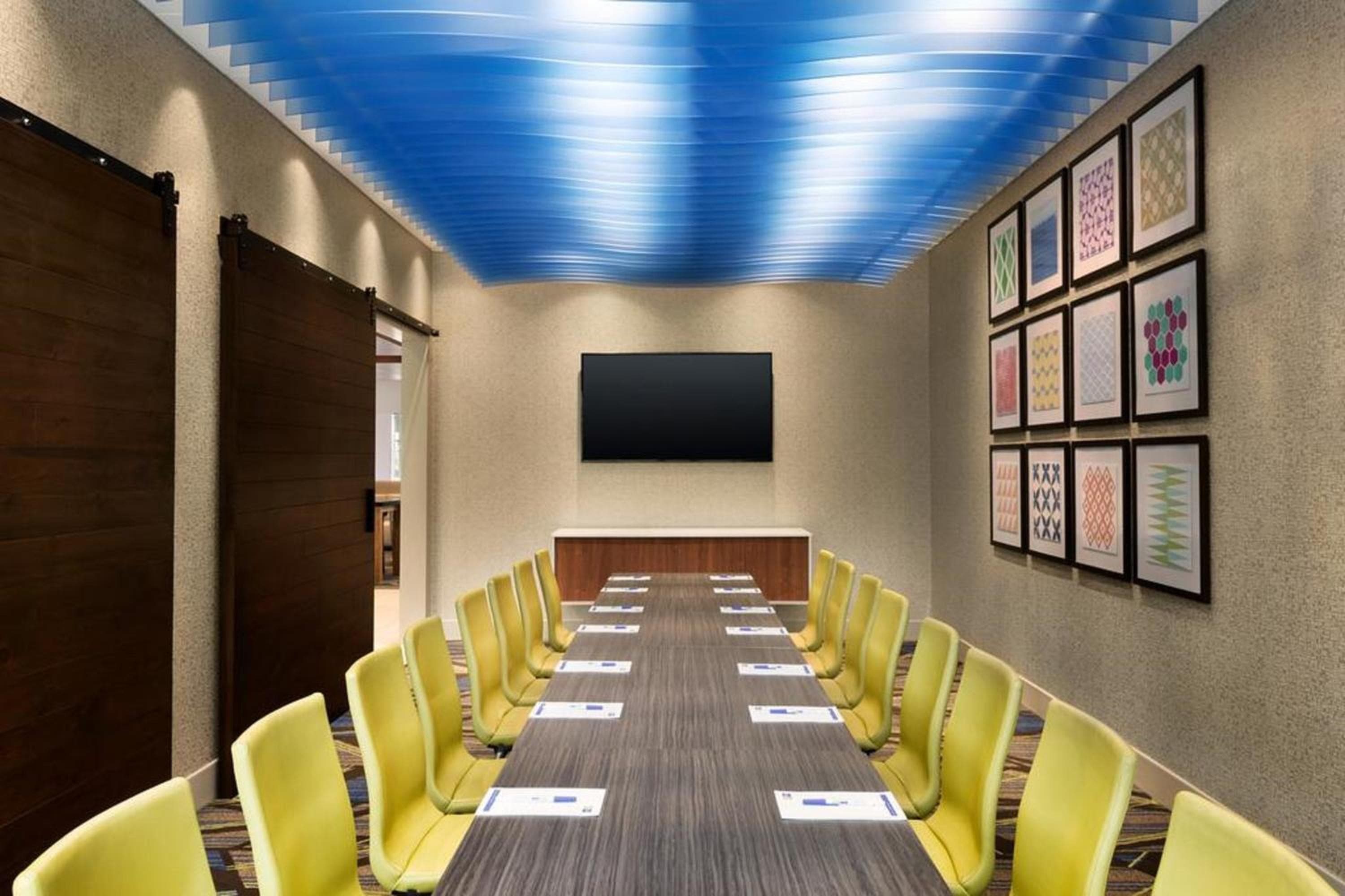 Holiday Inn Express & Suites - San Jose Airport by IHG