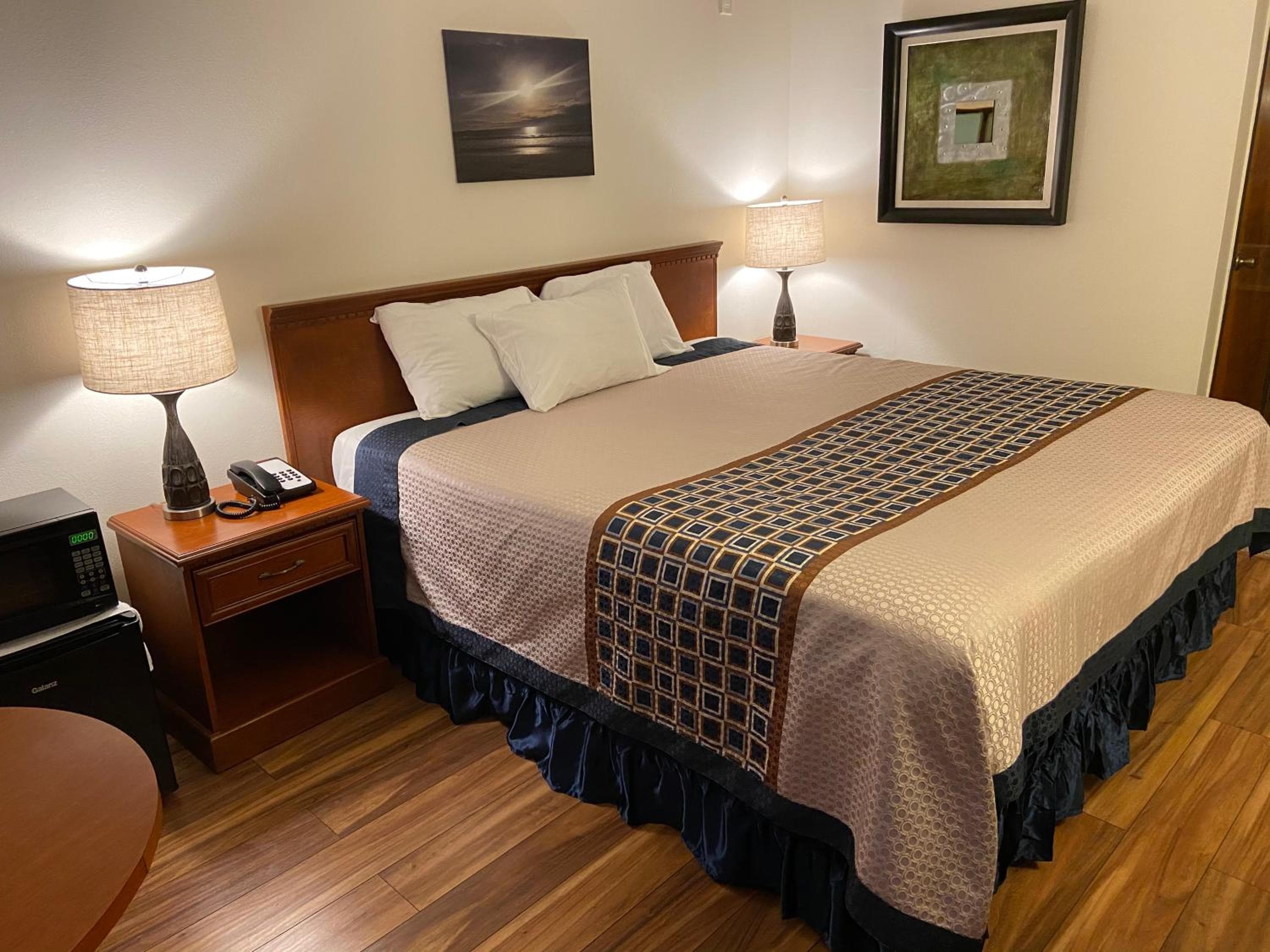 Vantage Point Inn - Woodland Hills