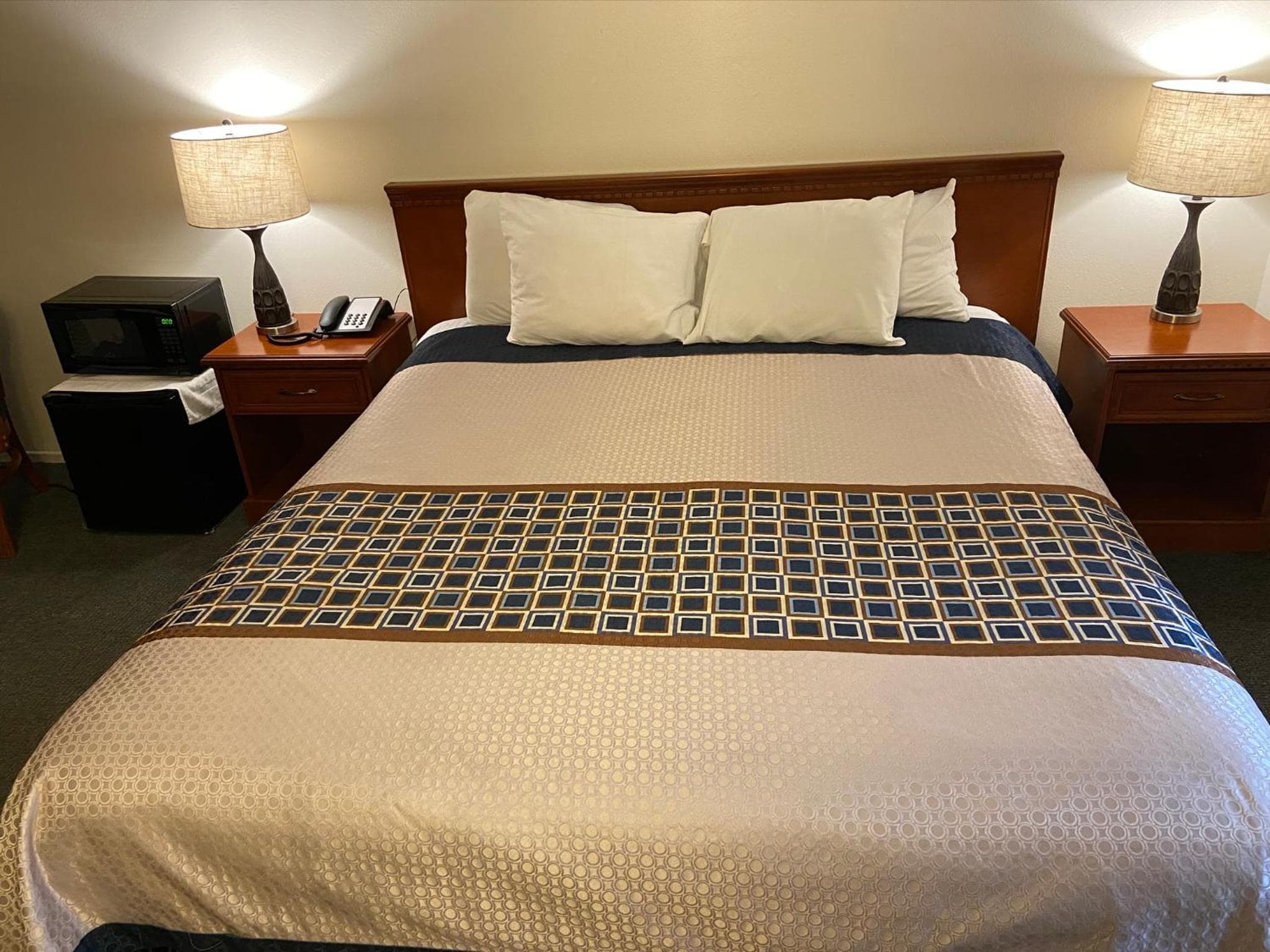 Vantage Point Inn - Woodland Hills