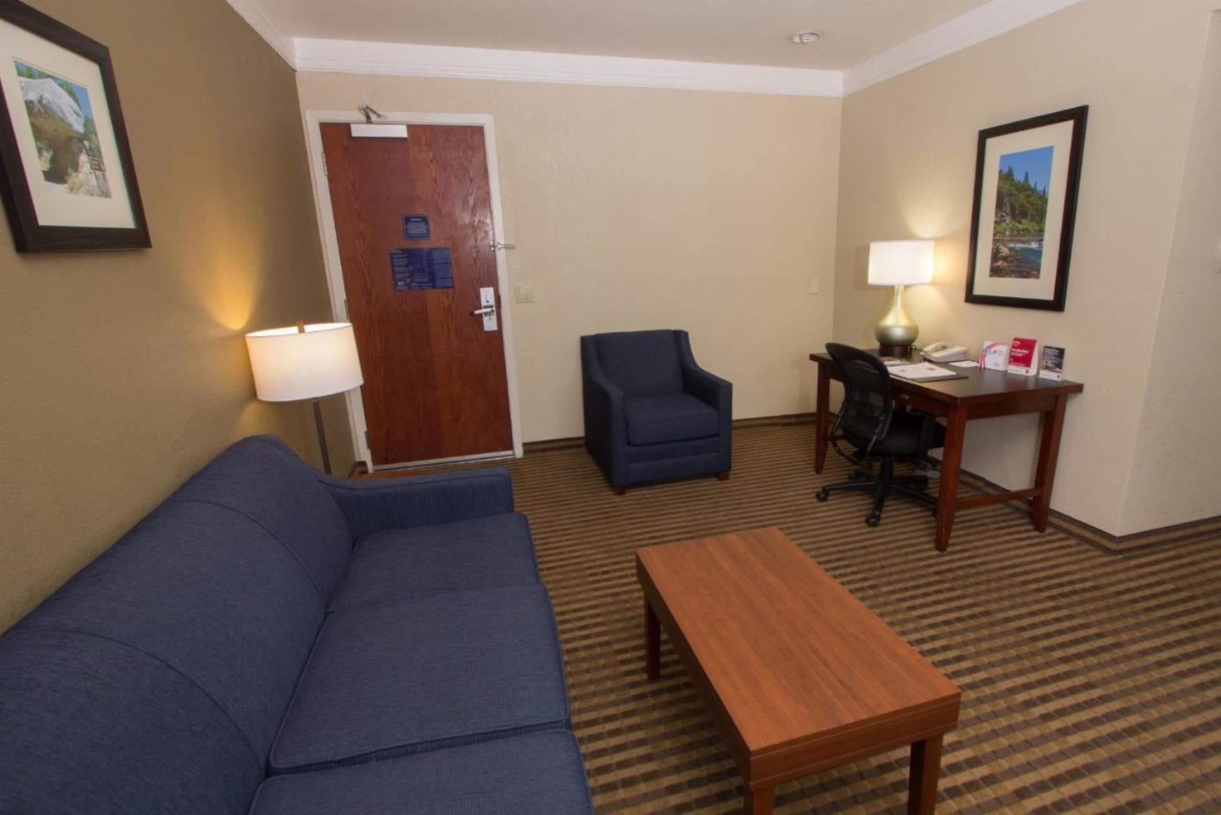 Comfort Suites Visalia - Convention Center
