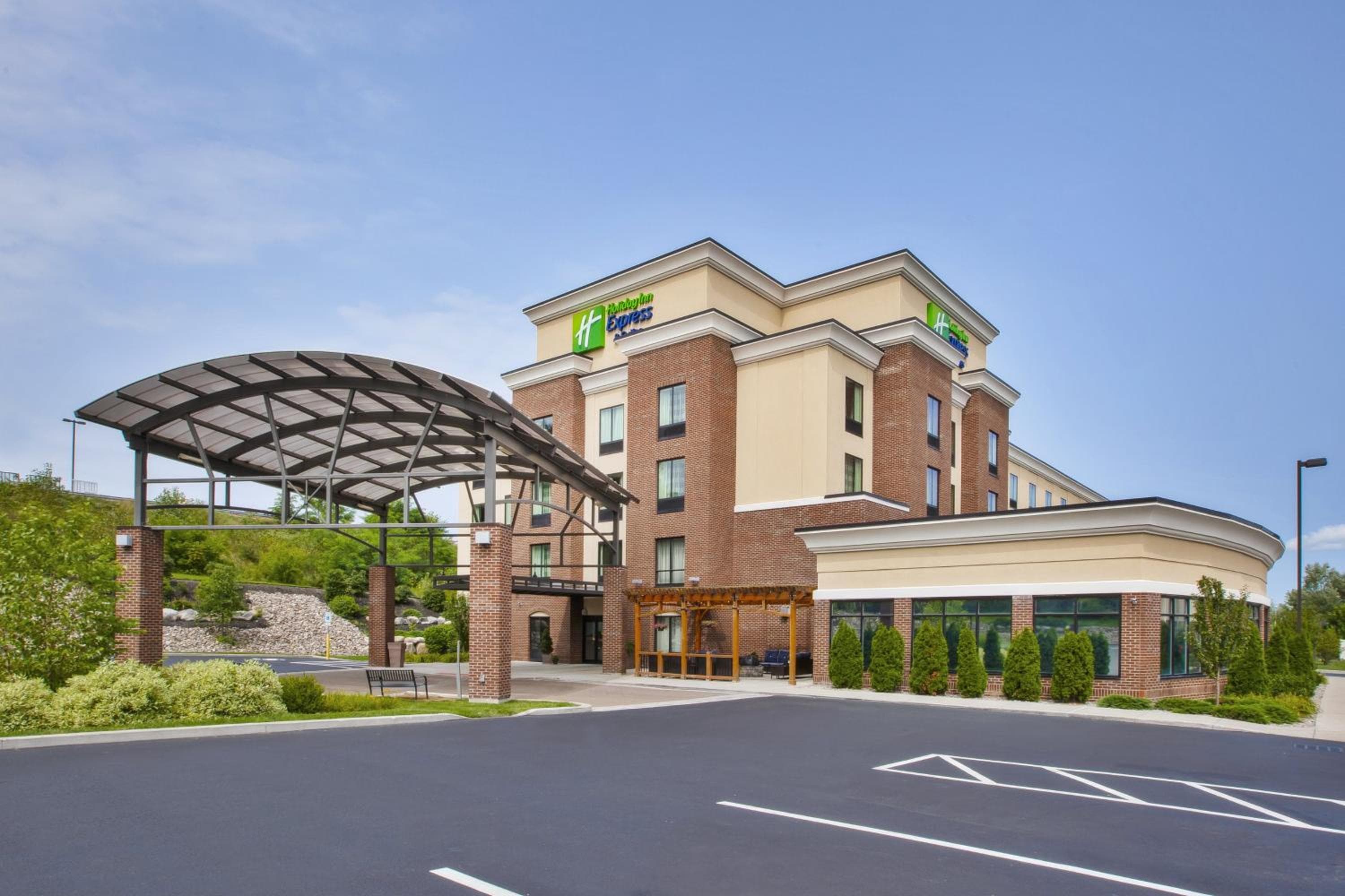 Holiday Inn Express & Suites Geneva Finger Lakes by IHG