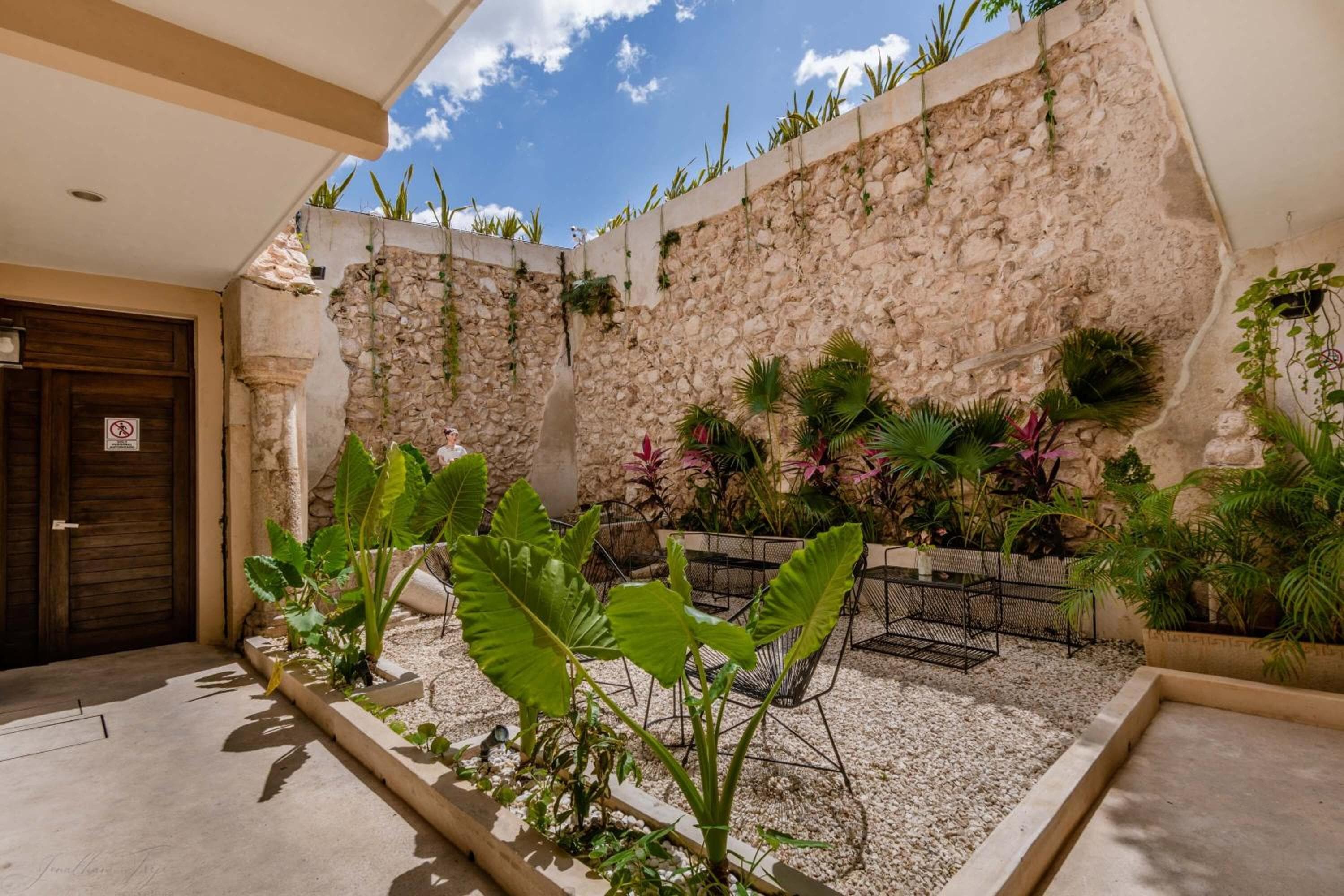 Hotel Colonial Zaci by GuruHotel