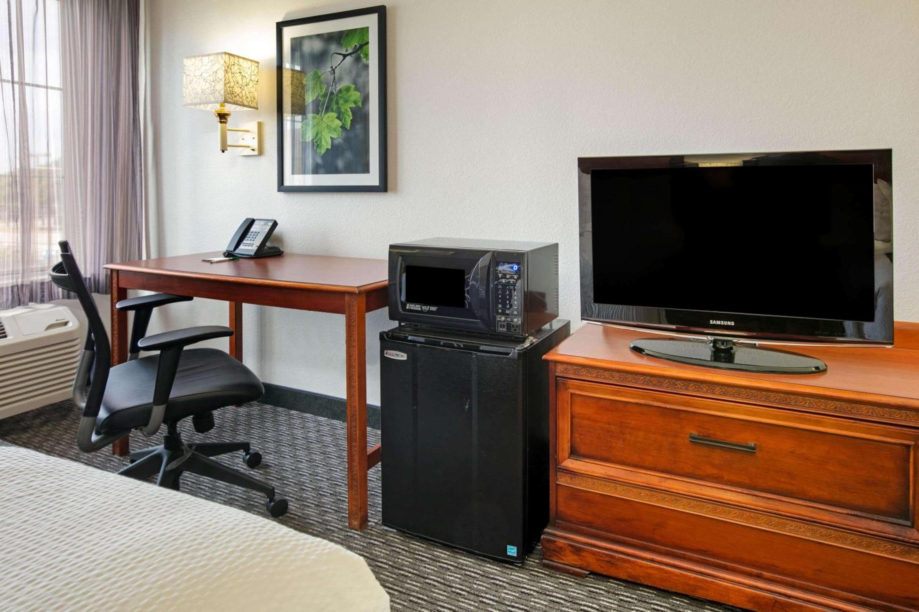 La Quinta by Wyndham DFW Airport South / Irving