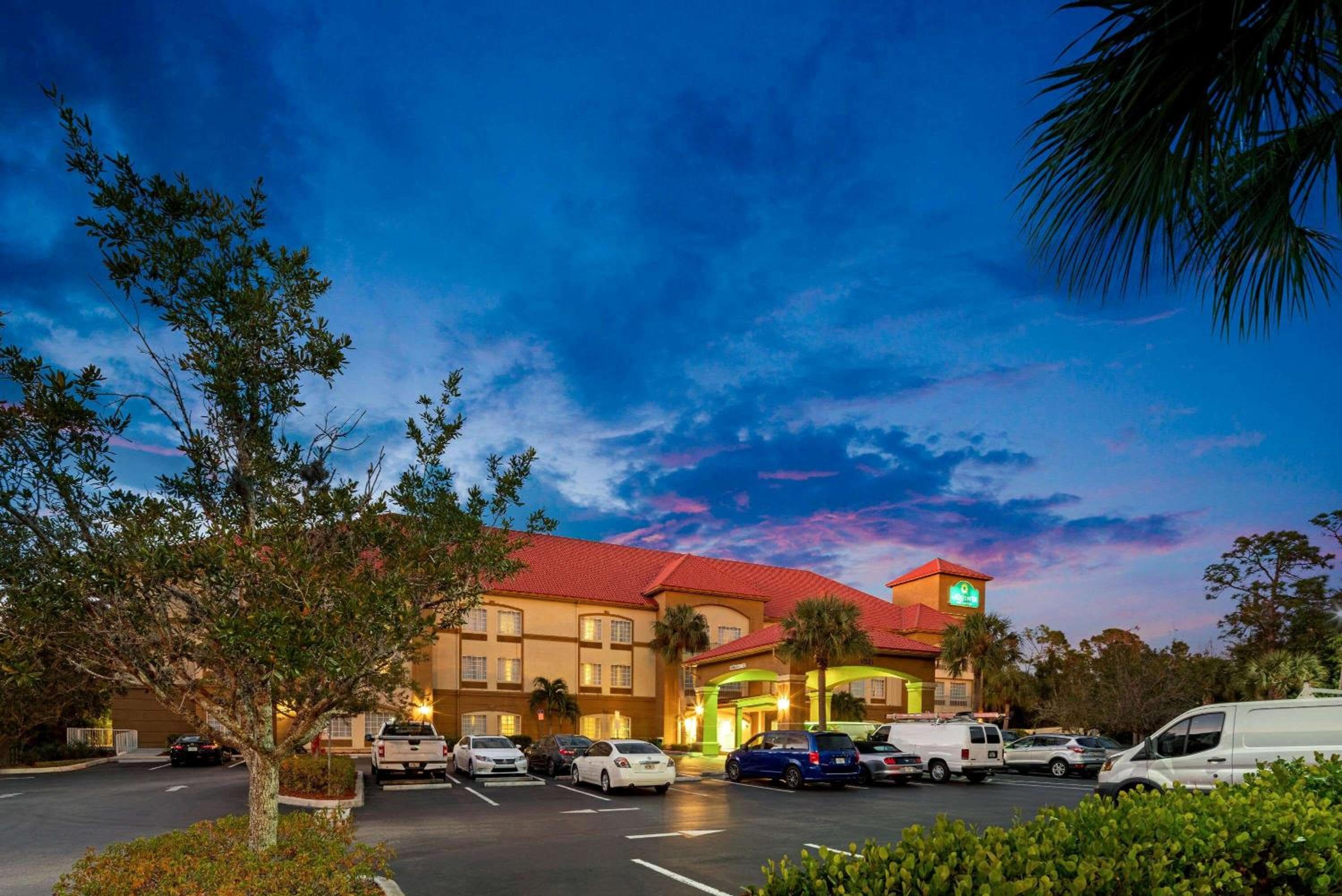 Stay Well Inn & Suites