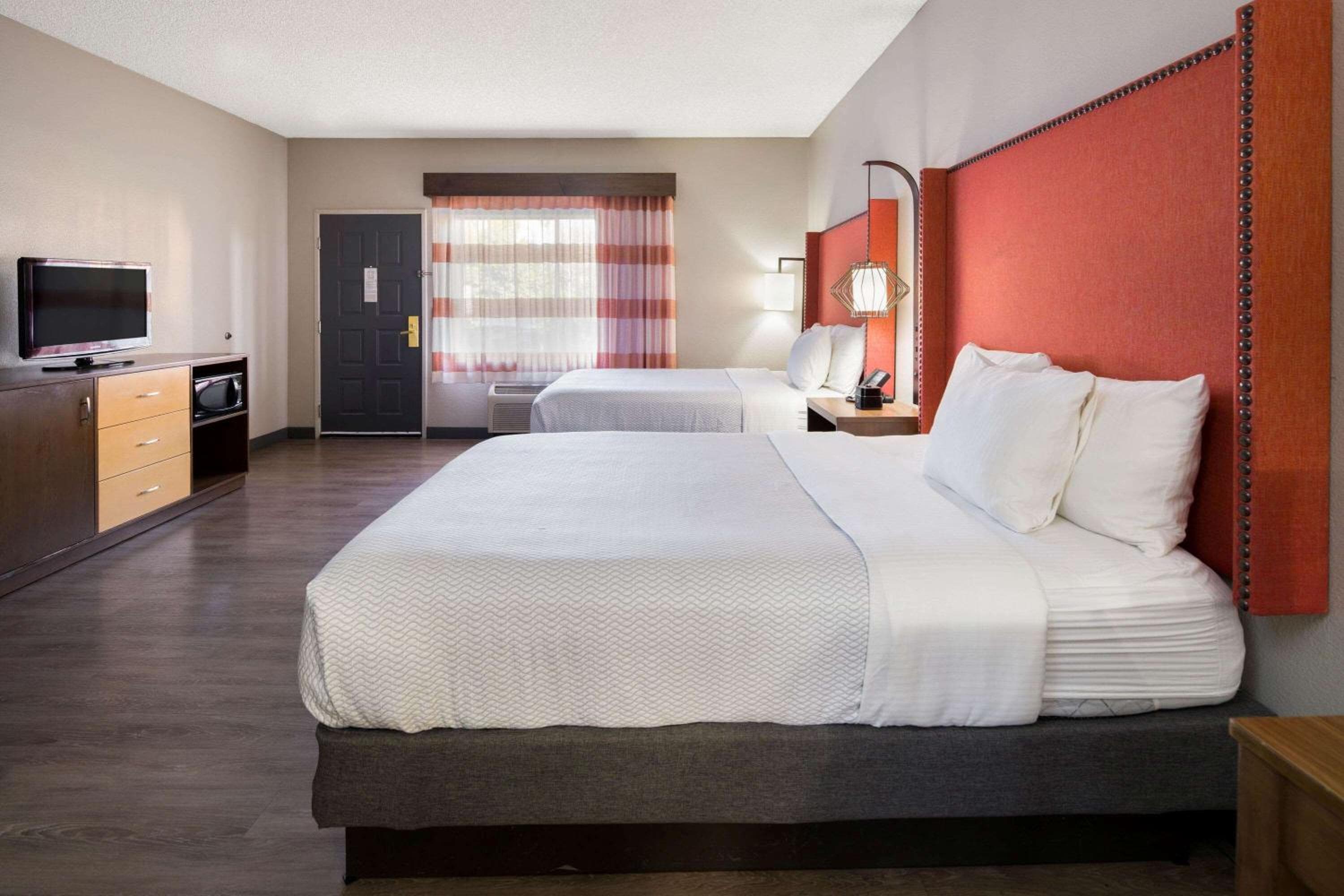 La Quinta by Wyndham Orange County Airport