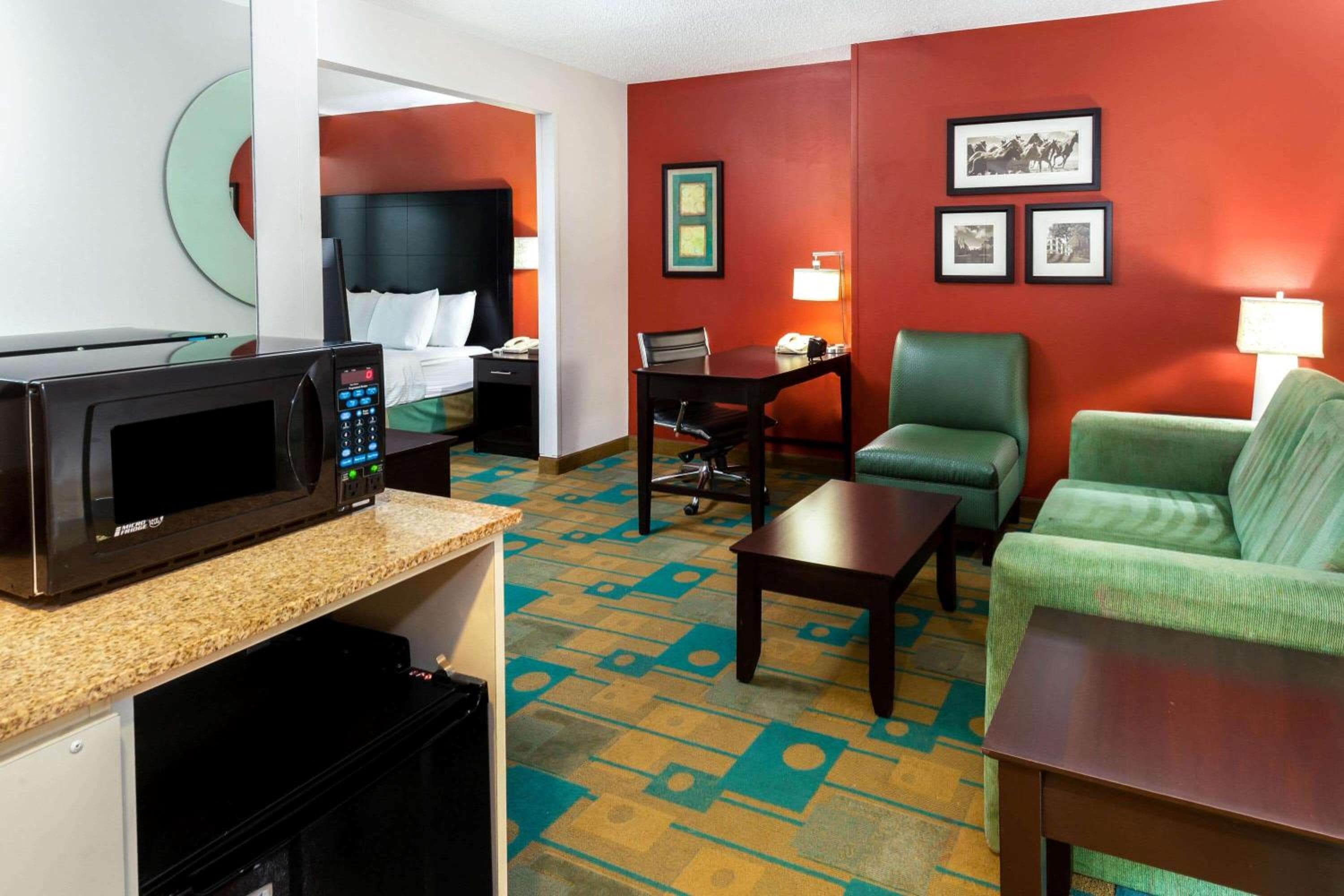 La Quinta by Wyndham Milwaukee Bayshore Area