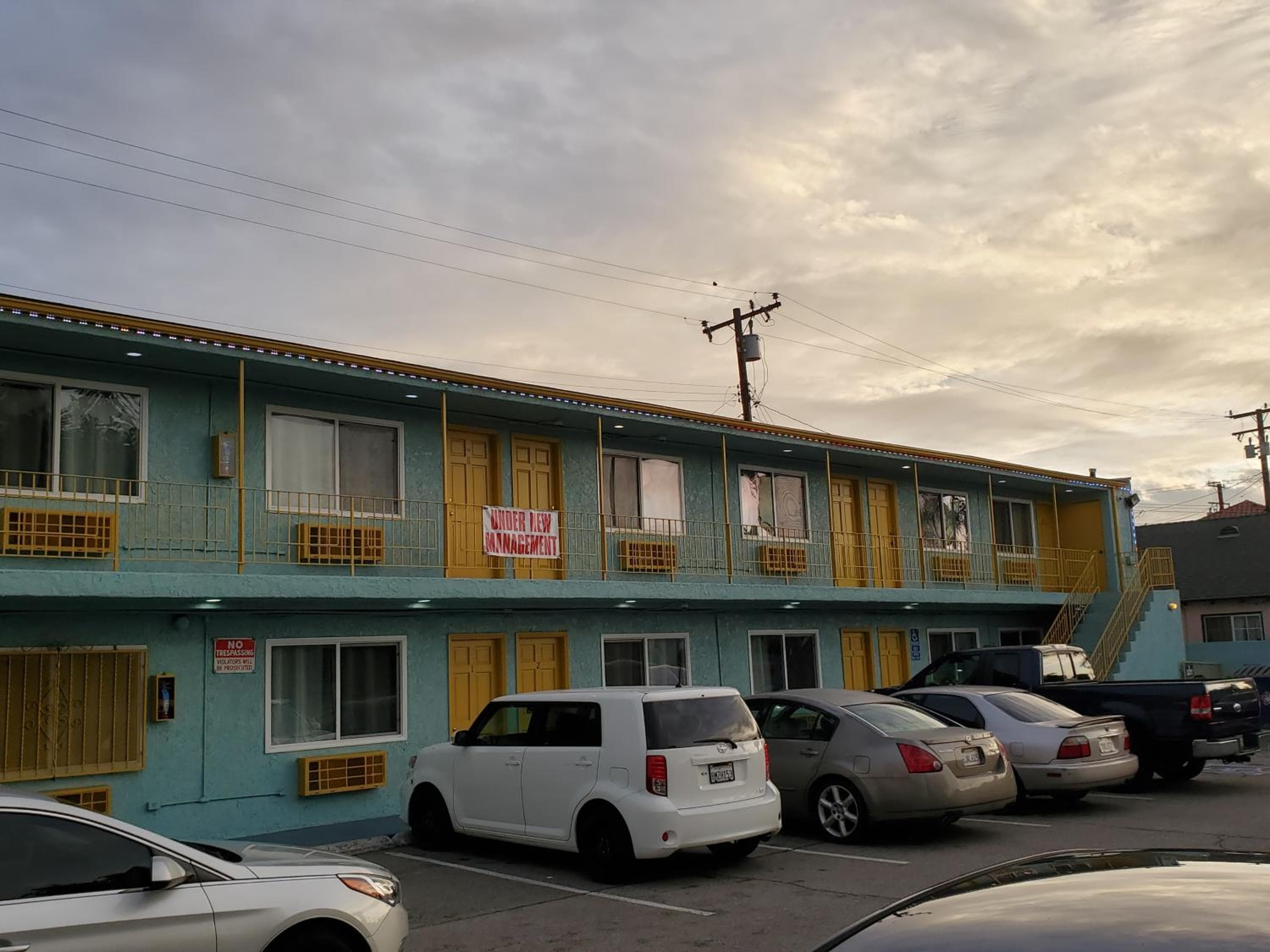 Rose motel