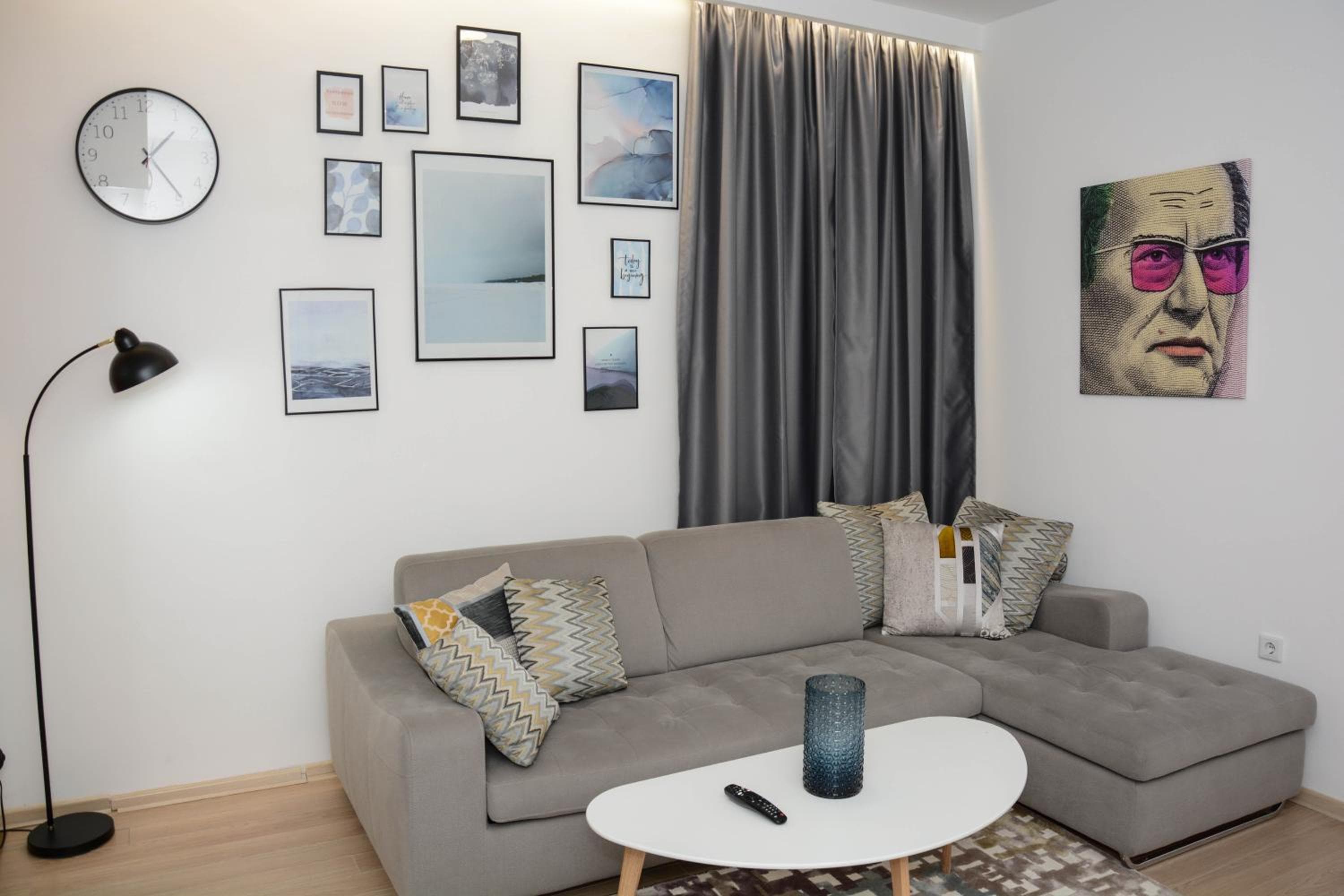OLYMPIC 84 Apartments