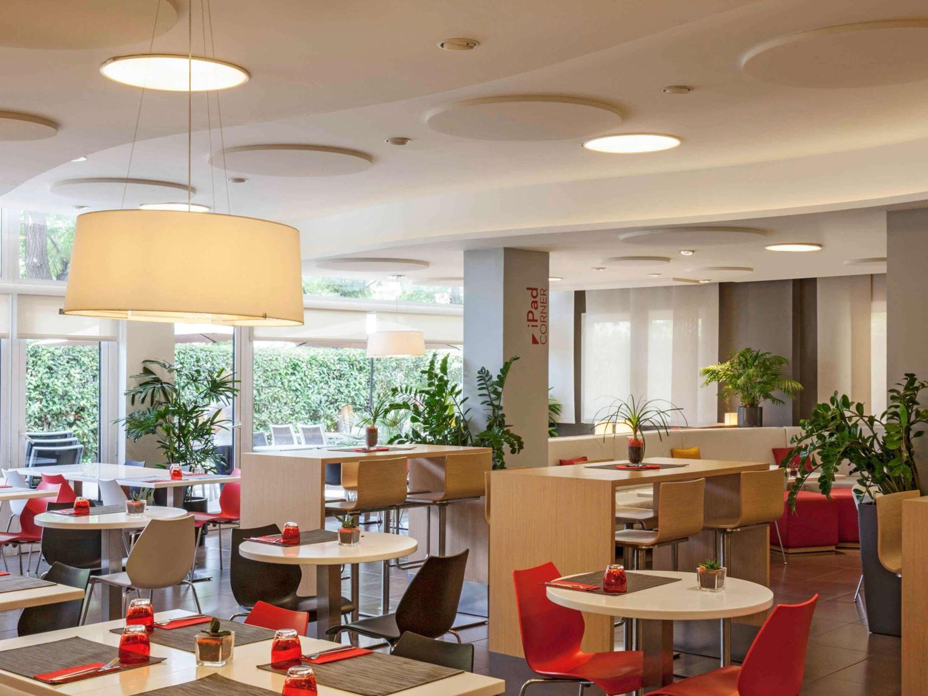 Ibis Cornella