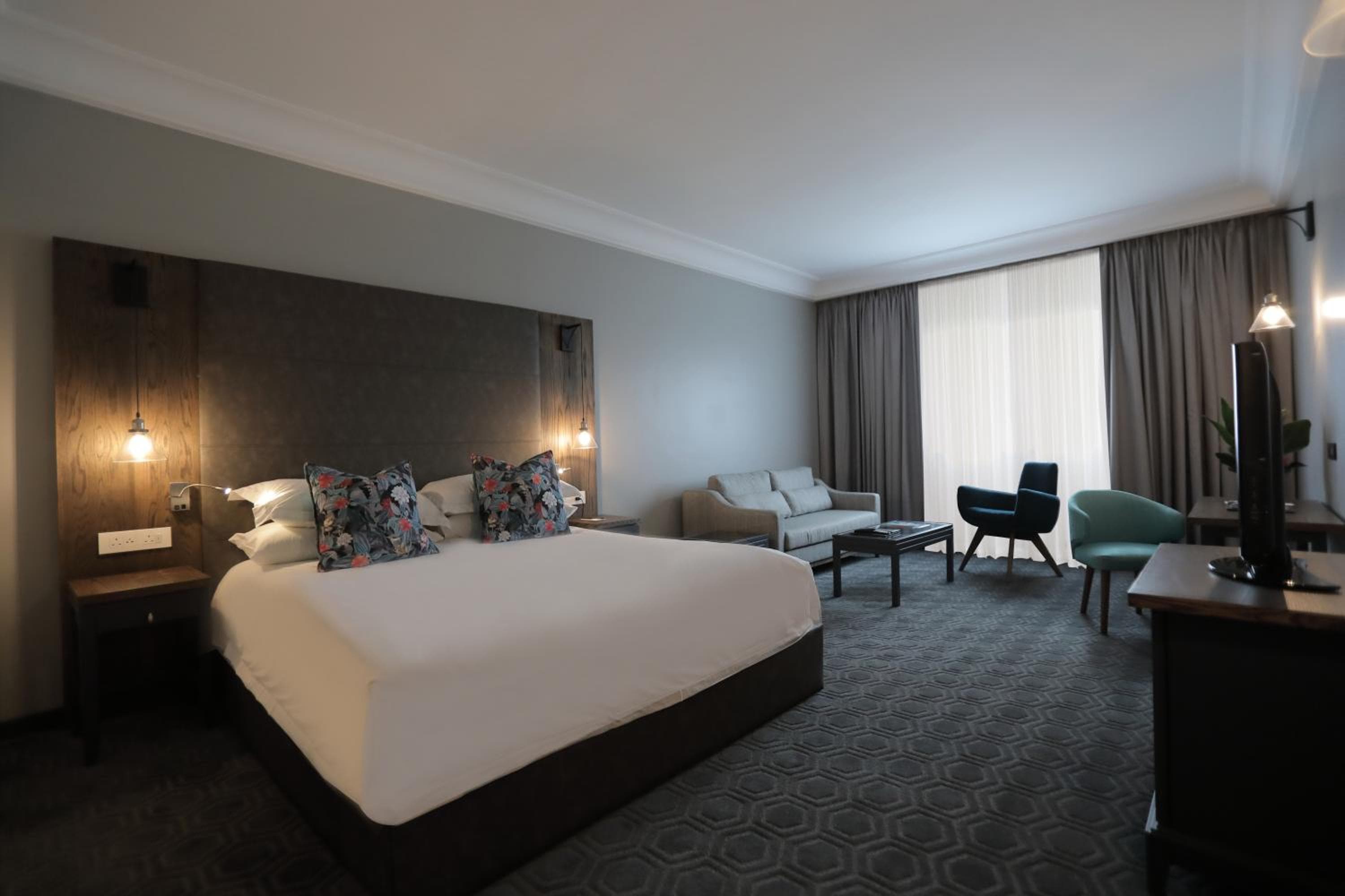 Fiesta Royale Hotel