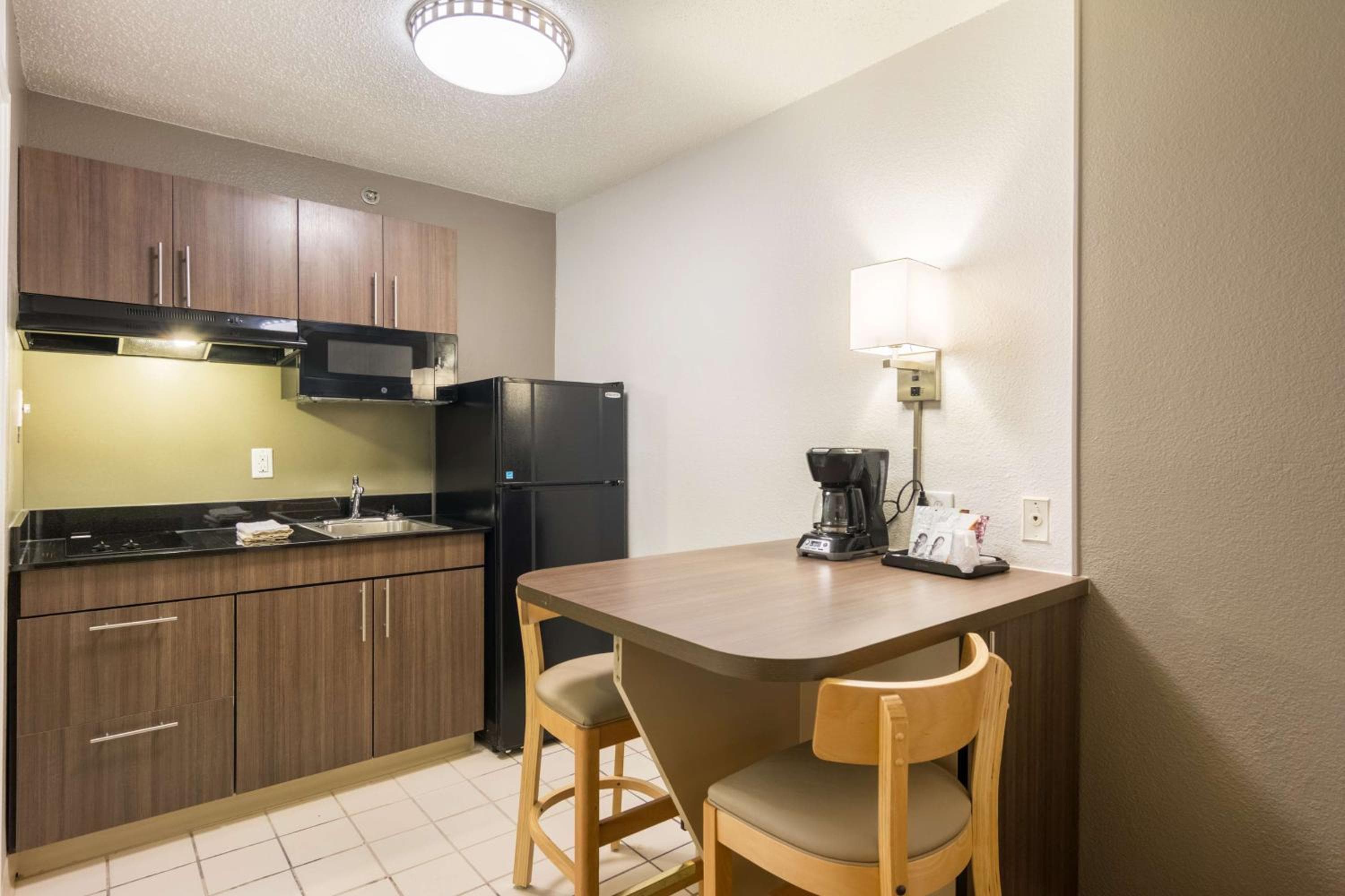 Studio 6 Extended Stay - Tucker, GA - Atlanta Northlake