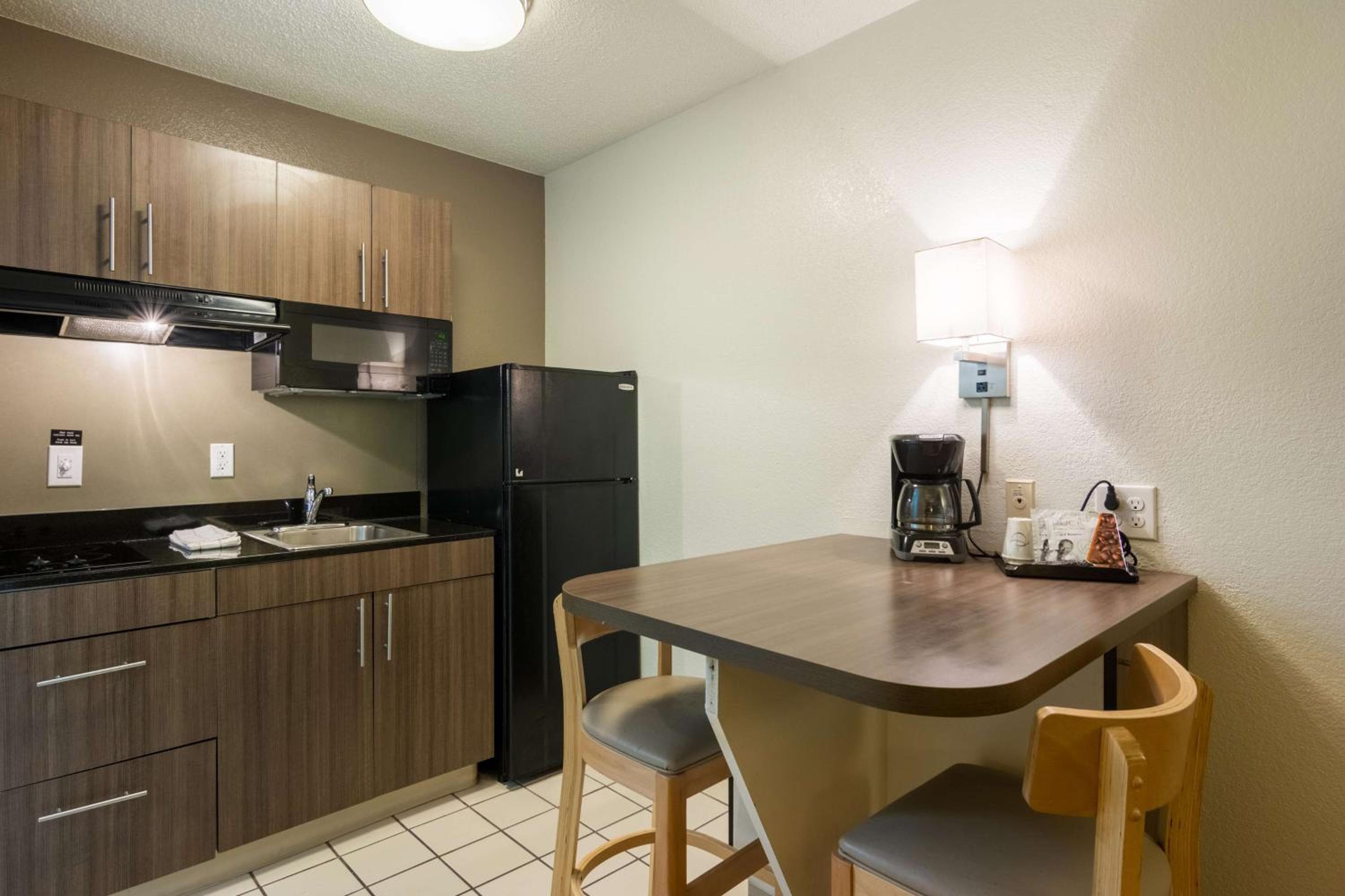 Studio 6 Extended Stay - Tucker, GA - Atlanta Northlake