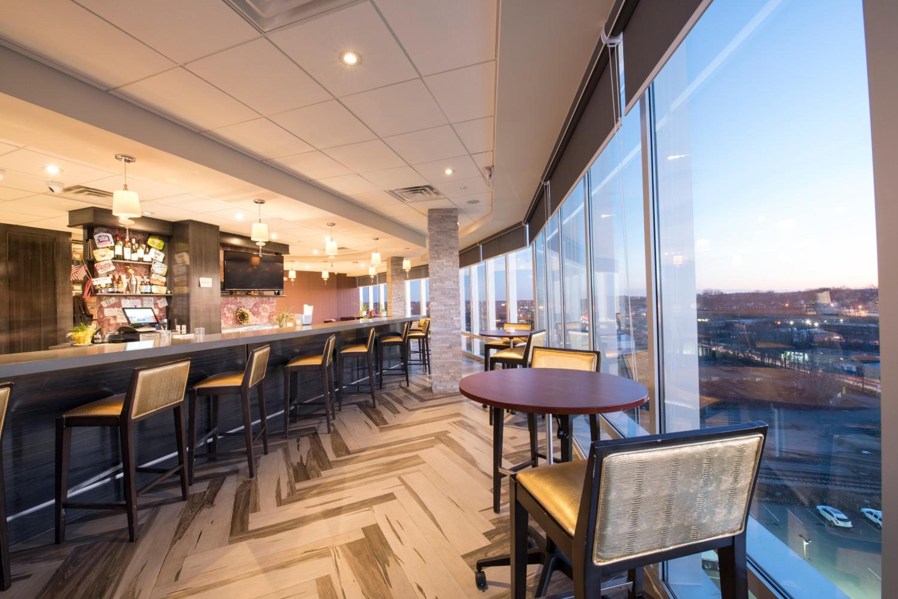 Crowne Plaza Saddle Brook by IHG