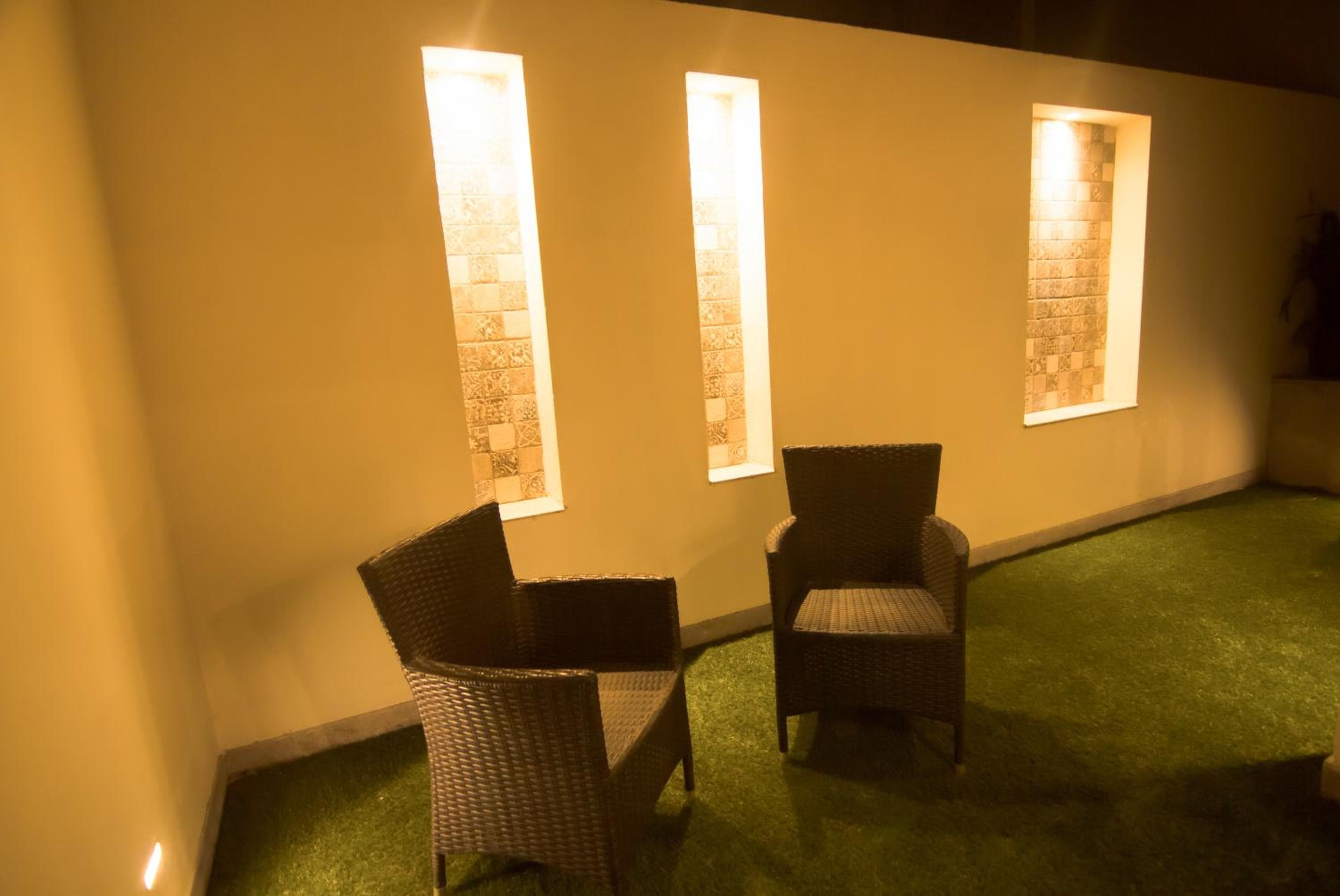 Red Fox by Lemon Tree Hotels, Sector 60, Gurugram