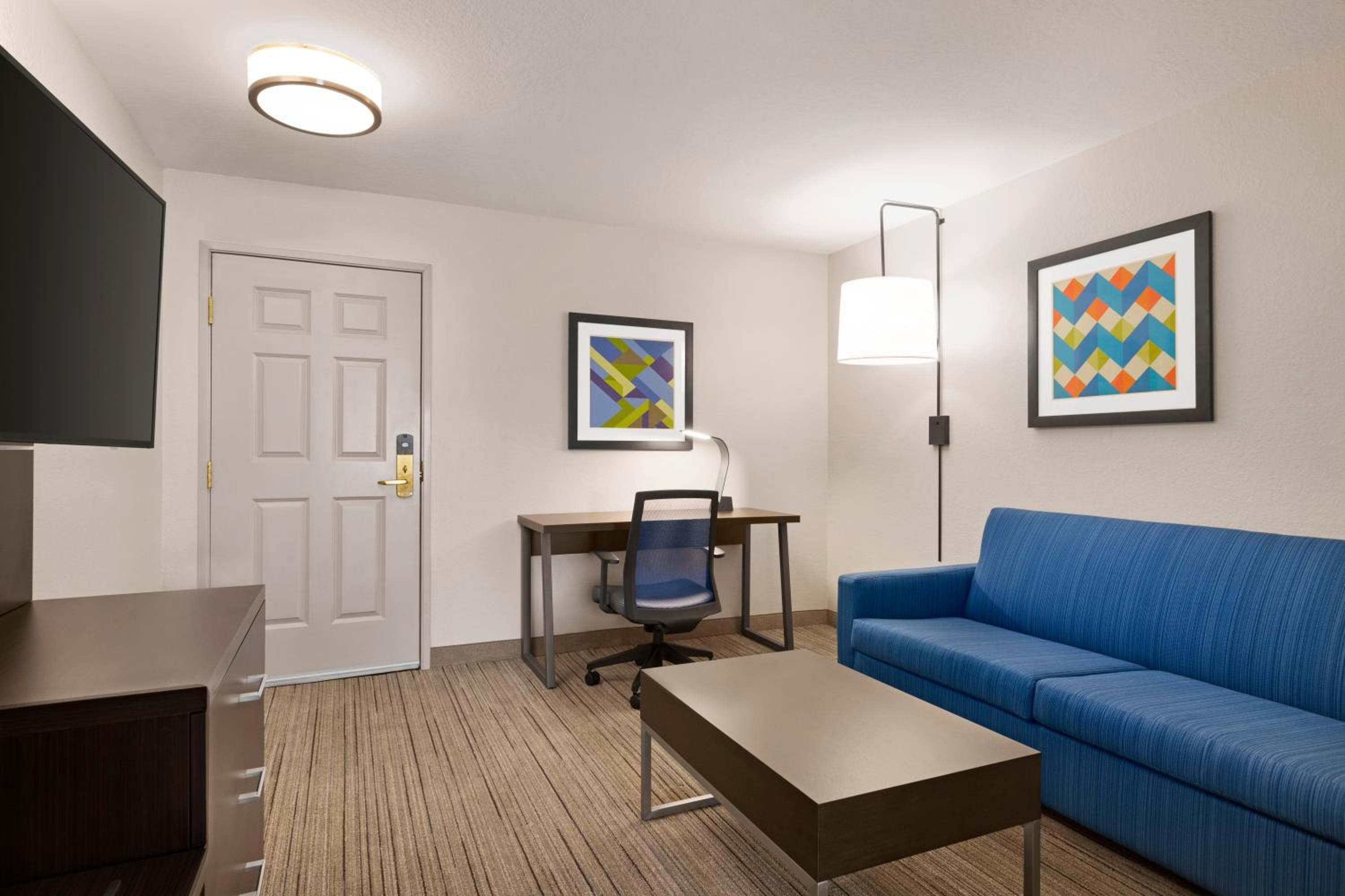 Holiday Inn Express & Suites Sarasota East by IHG