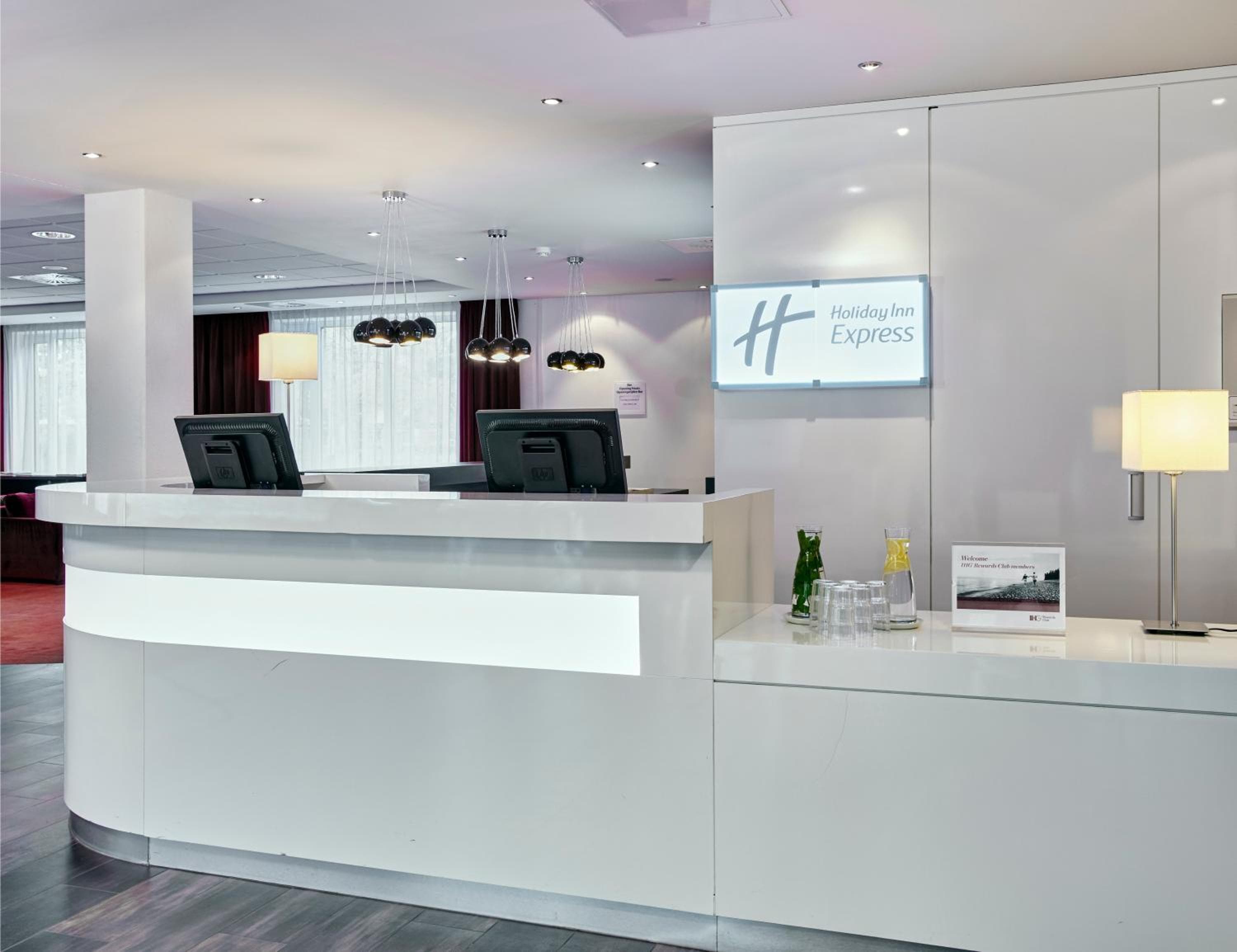 Holiday Inn Express Amsterdam - Schiphol by IHG