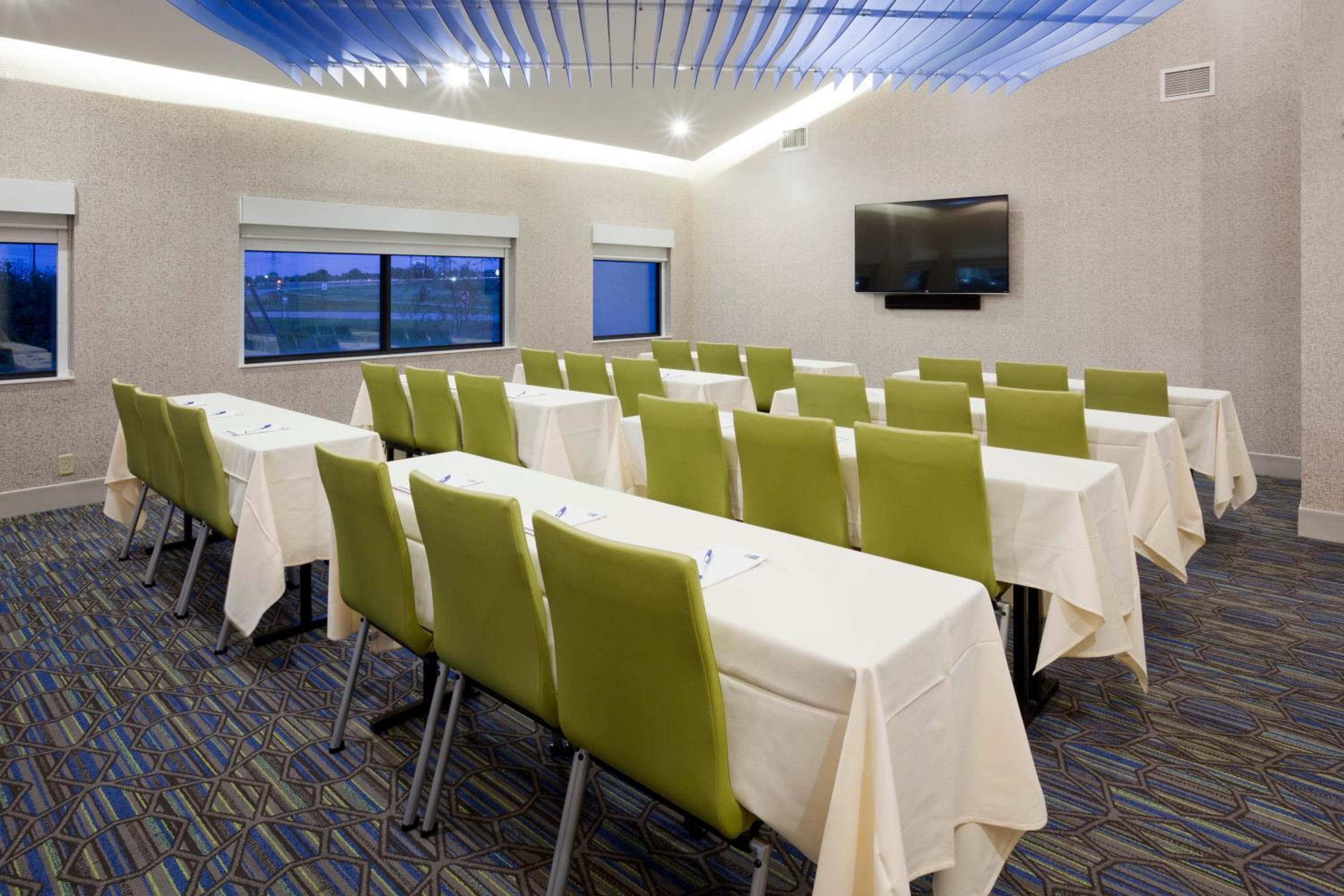Holiday Inn Express Roseville-St. Paul by IHG